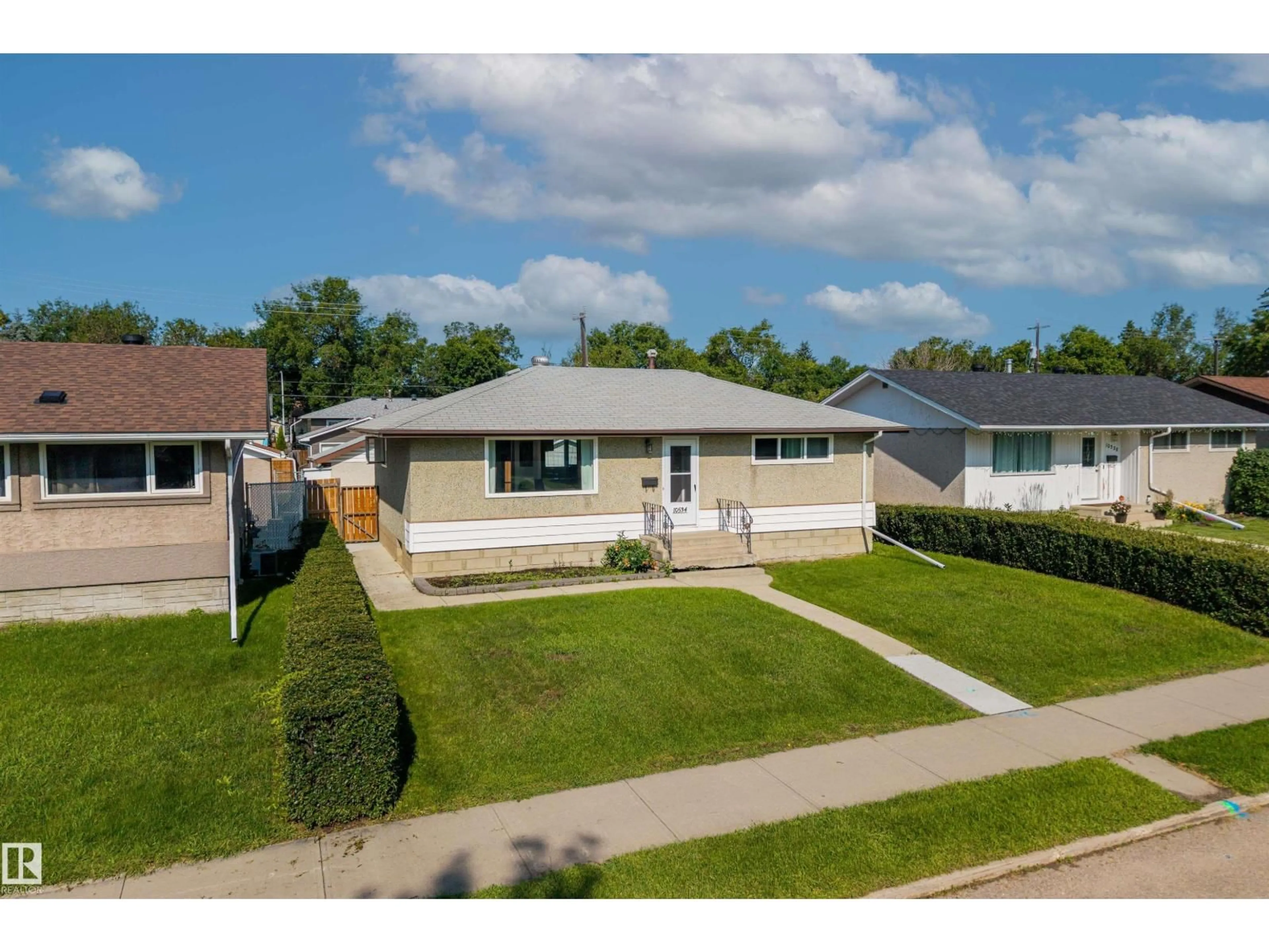 A pic from outside/outdoor area/front of a property/back of a property/a pic from drone, street for NW - 10534 163 ST, Edmonton Alberta T5P3P1