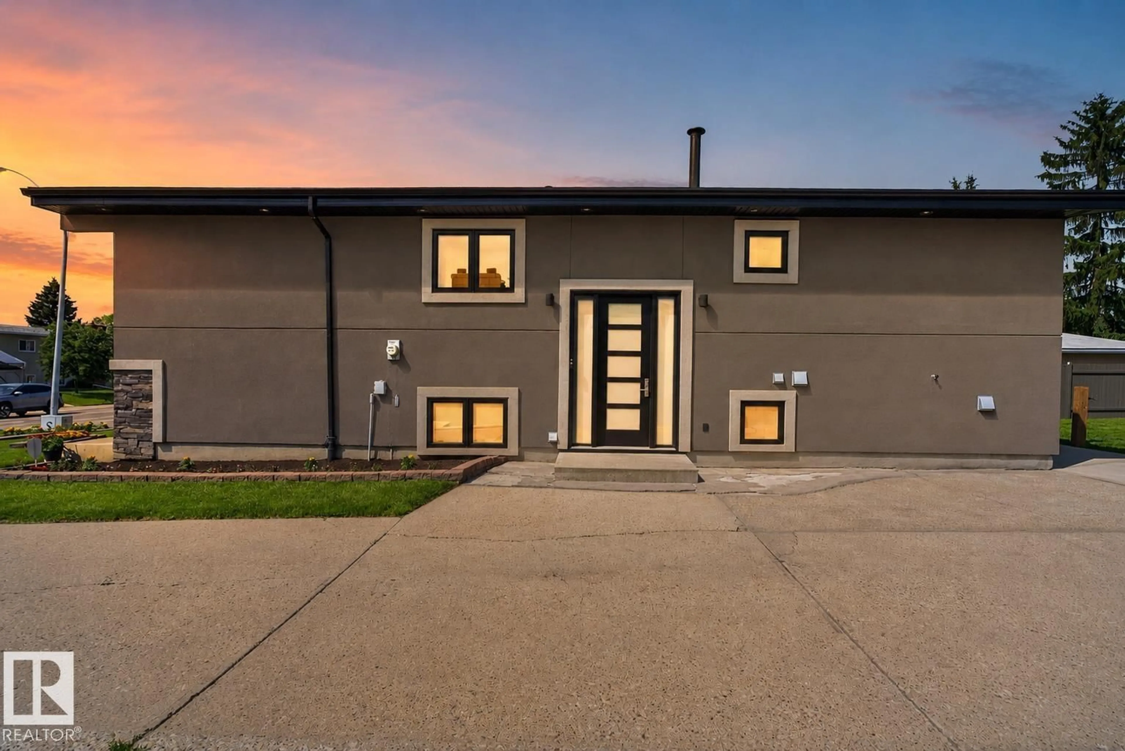 Home with vinyl exterior material, building for 3911 67 ST, Edmonton Alberta T6K2N7