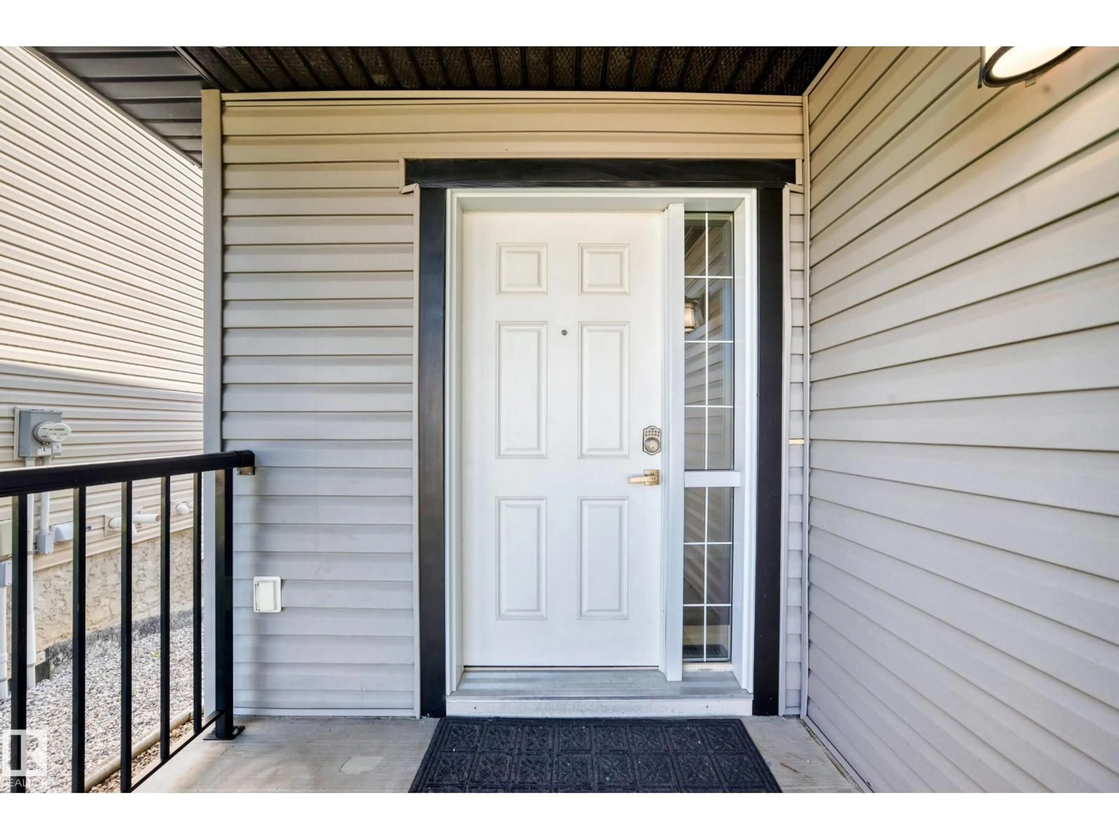 Indoor entryway for 369 BRINTNELL BV, Edmonton Alberta T5Y0G6