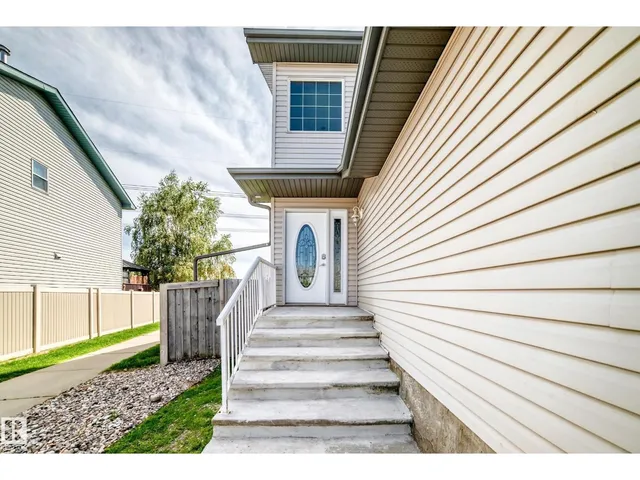 686 KANANASKIS DR, Devon 2