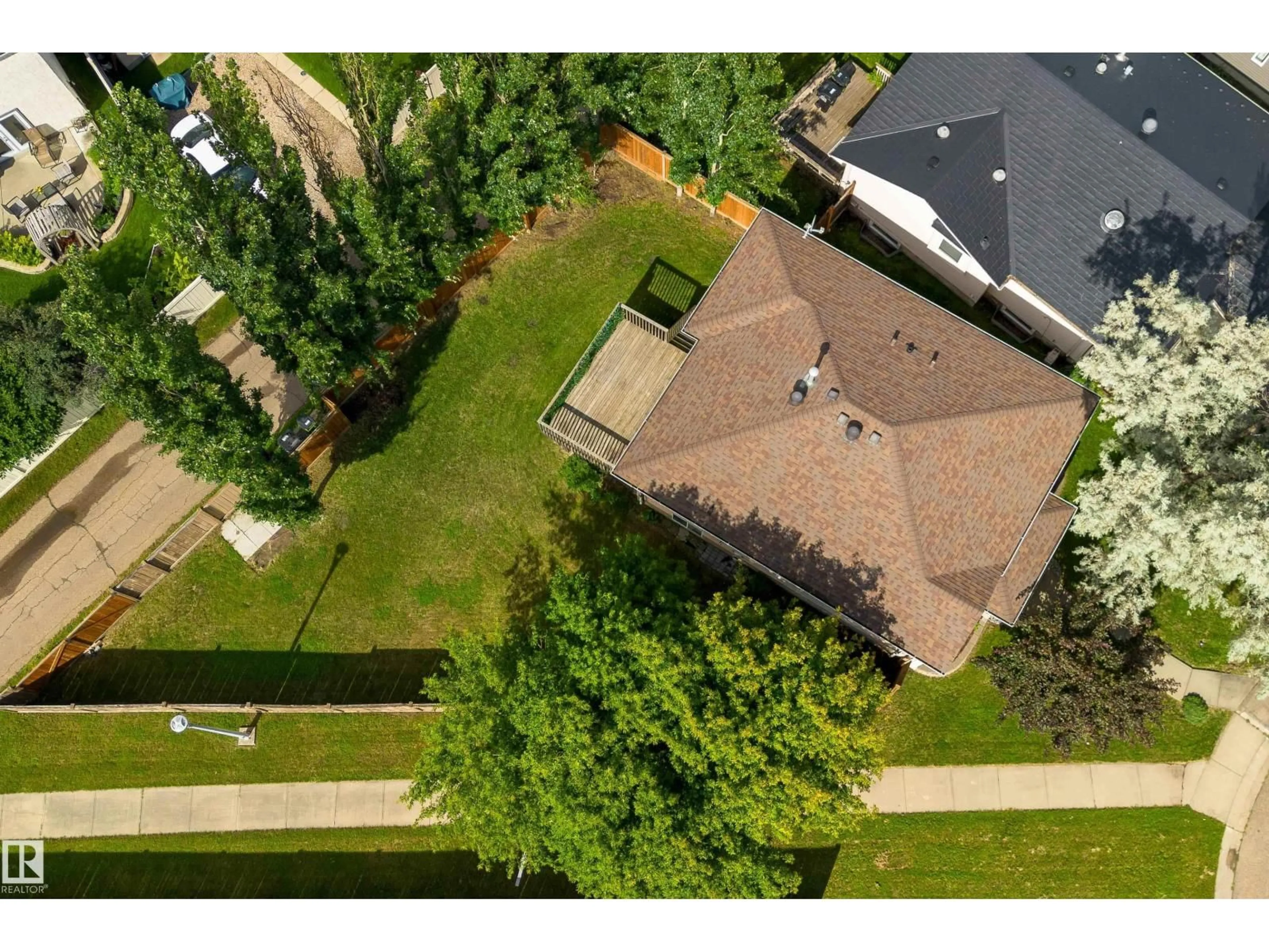 A pic from outside/outdoor area/front of a property/back of a property/a pic from drone, unknown for 2216 134 AV, Edmonton Alberta T5A4Y4