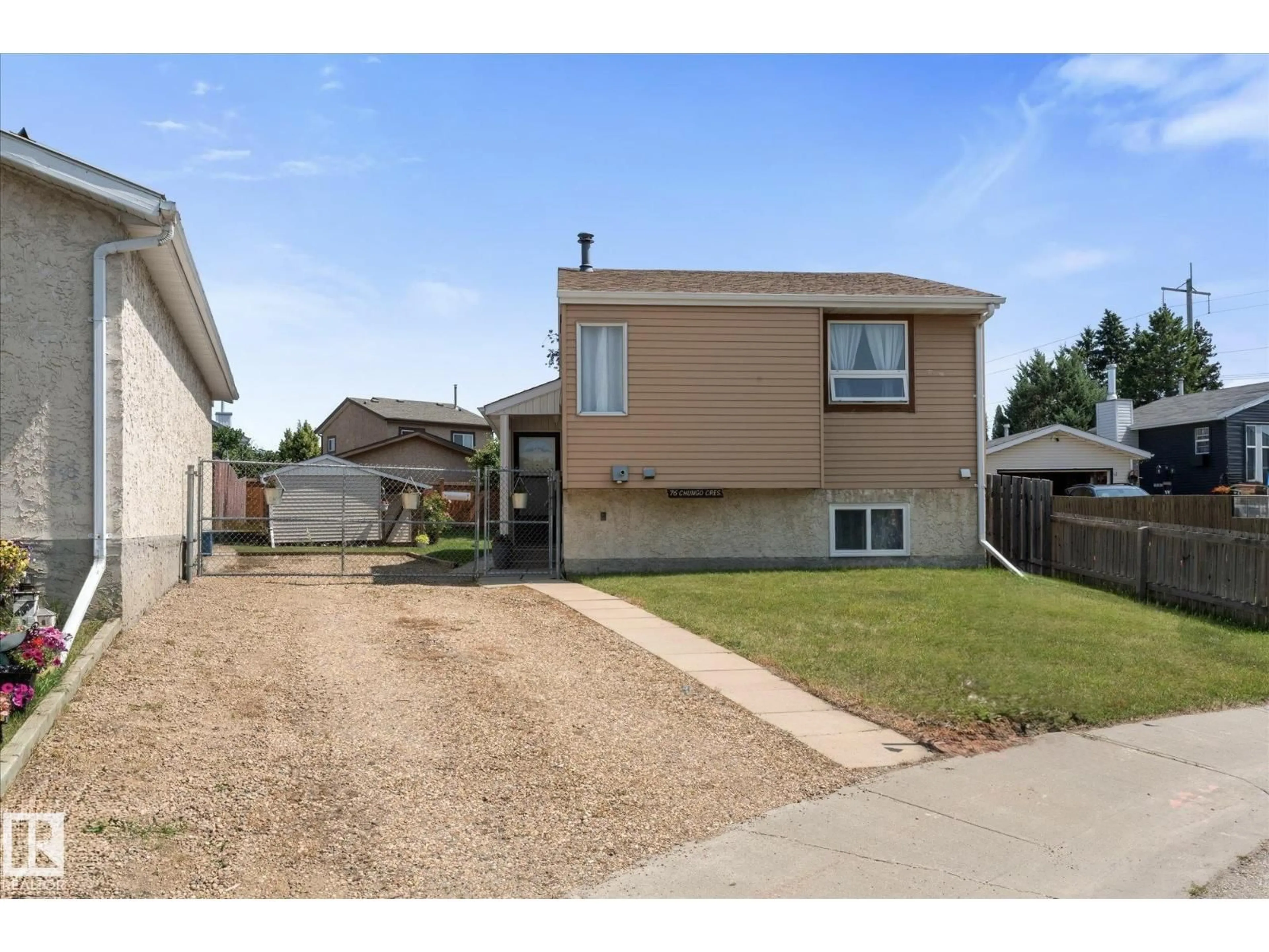Home with vinyl exterior material, street for 76 CHUNGO CR, Devon Alberta T9G1V5