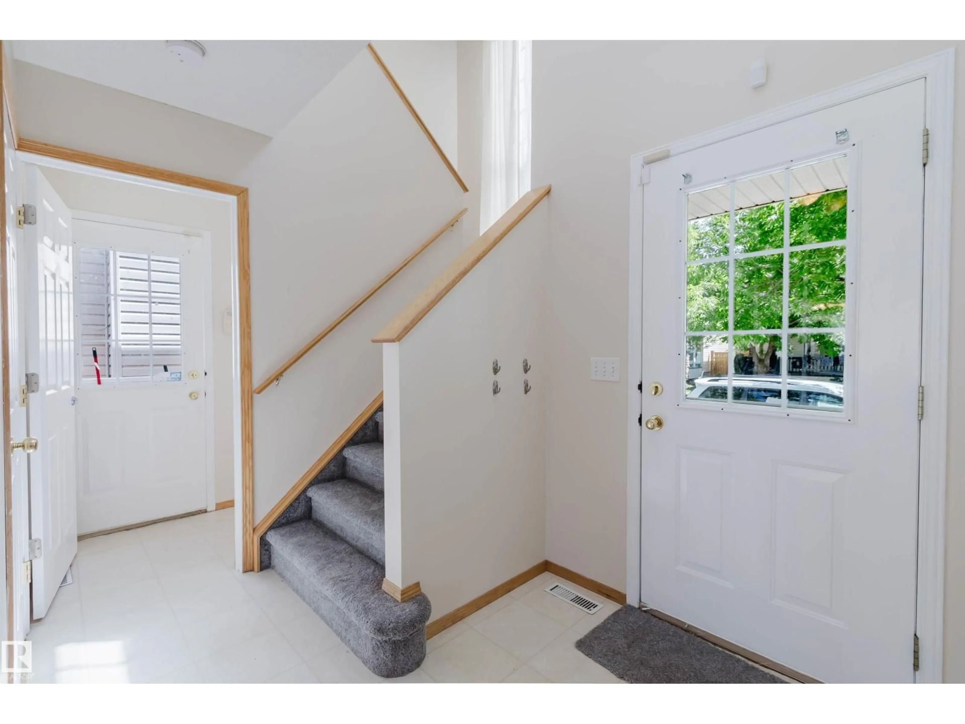 Indoor entryway for 1686 TOMPKINS WD, Edmonton Alberta T6R2Y4