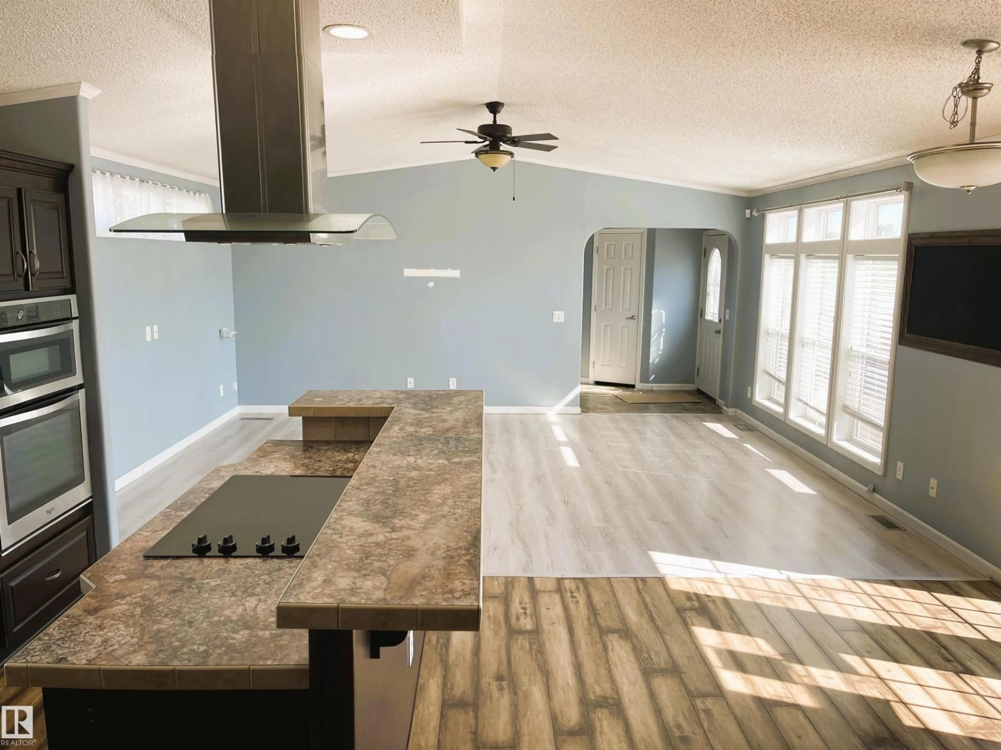 Open concept kitchen, ceramic/tile floor for 5102 51 AV, Fort Kent Alberta T0A1H0