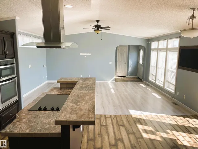 5102 51 AV, Fort Kent 4