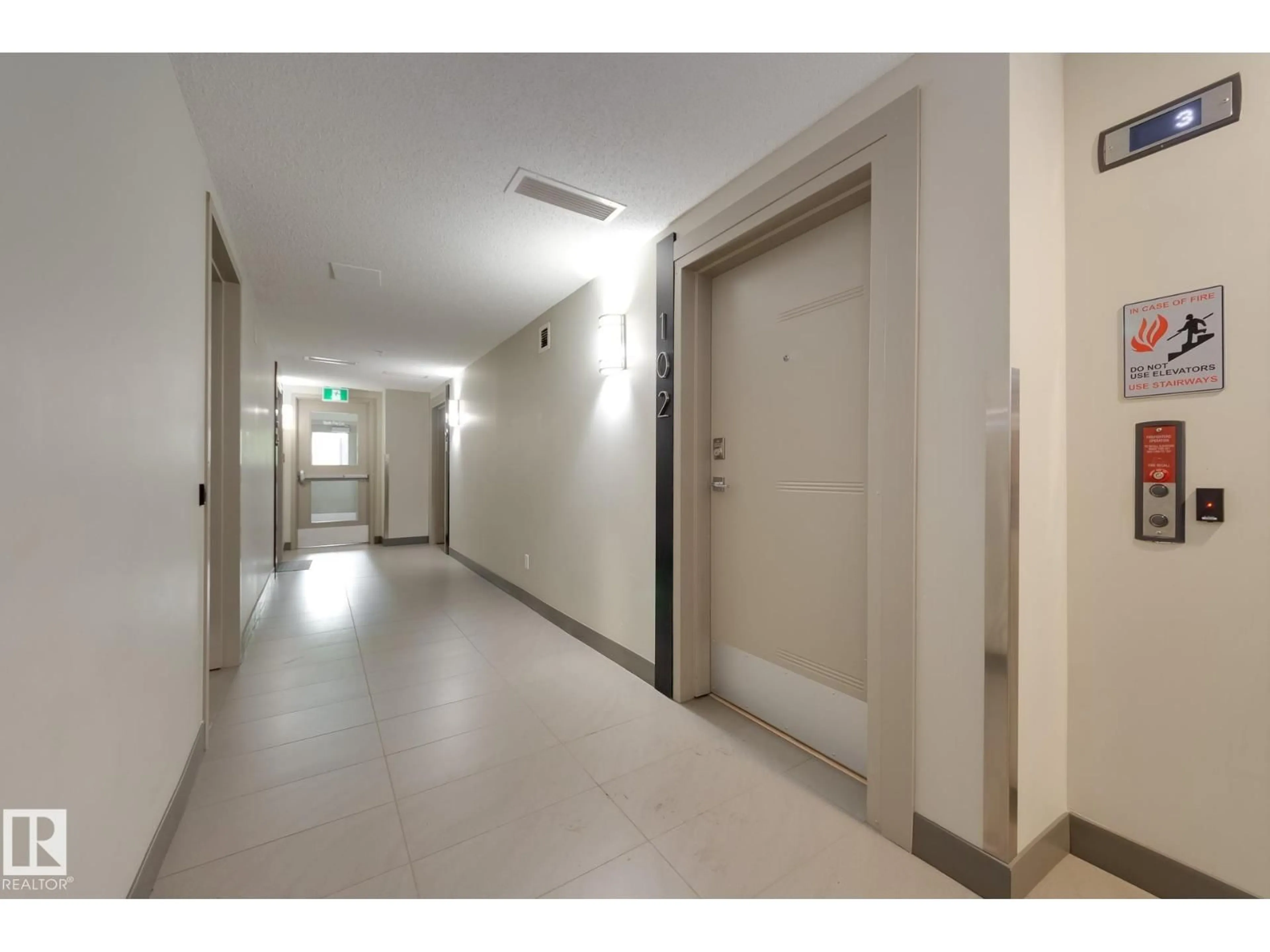 Indoor foyer for #102 - 10606 84 AV, Edmonton Alberta T6E2H6