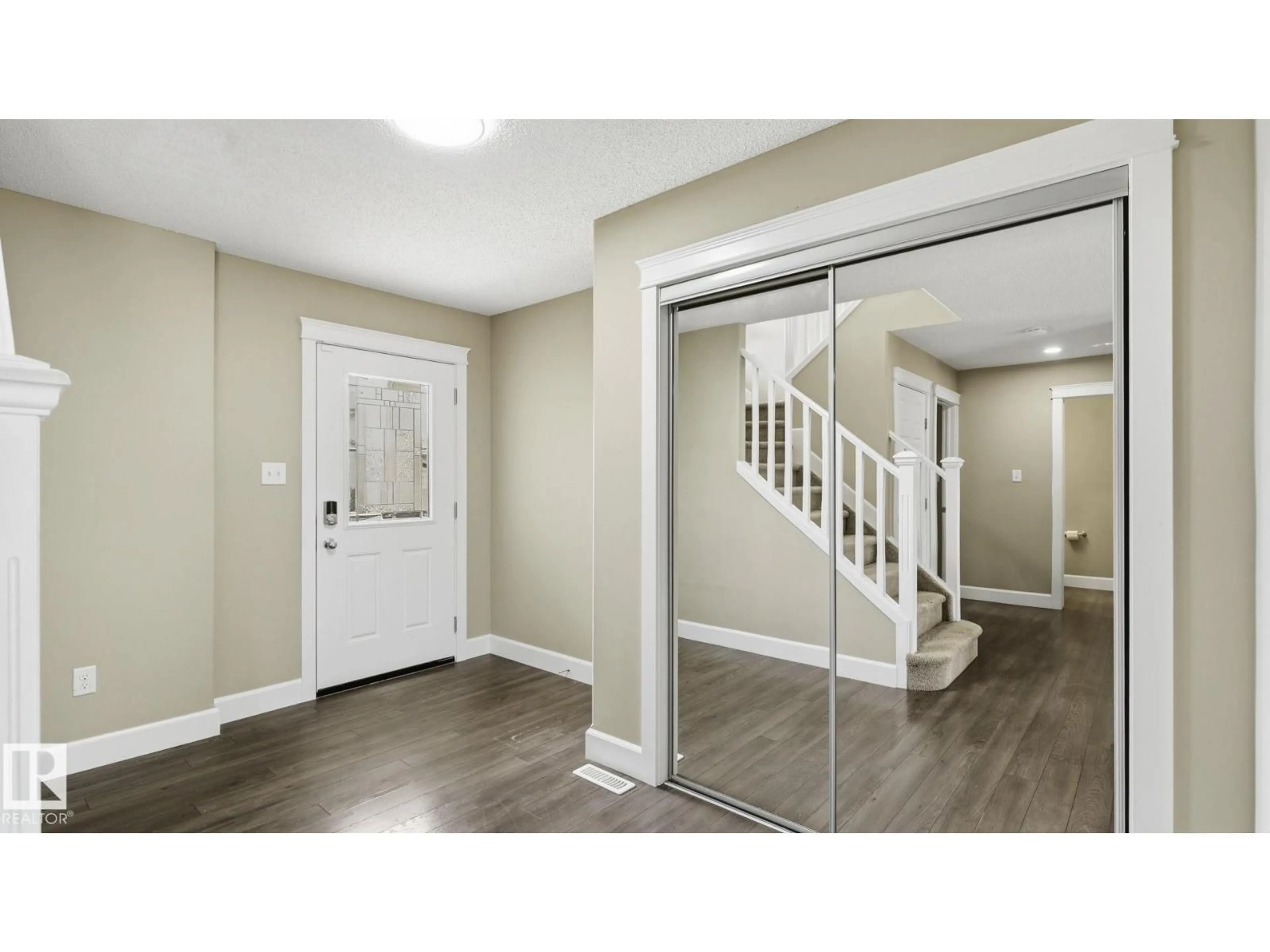 Indoor entryway for NW - 17211 78 ST, Edmonton Alberta T5Z0H6