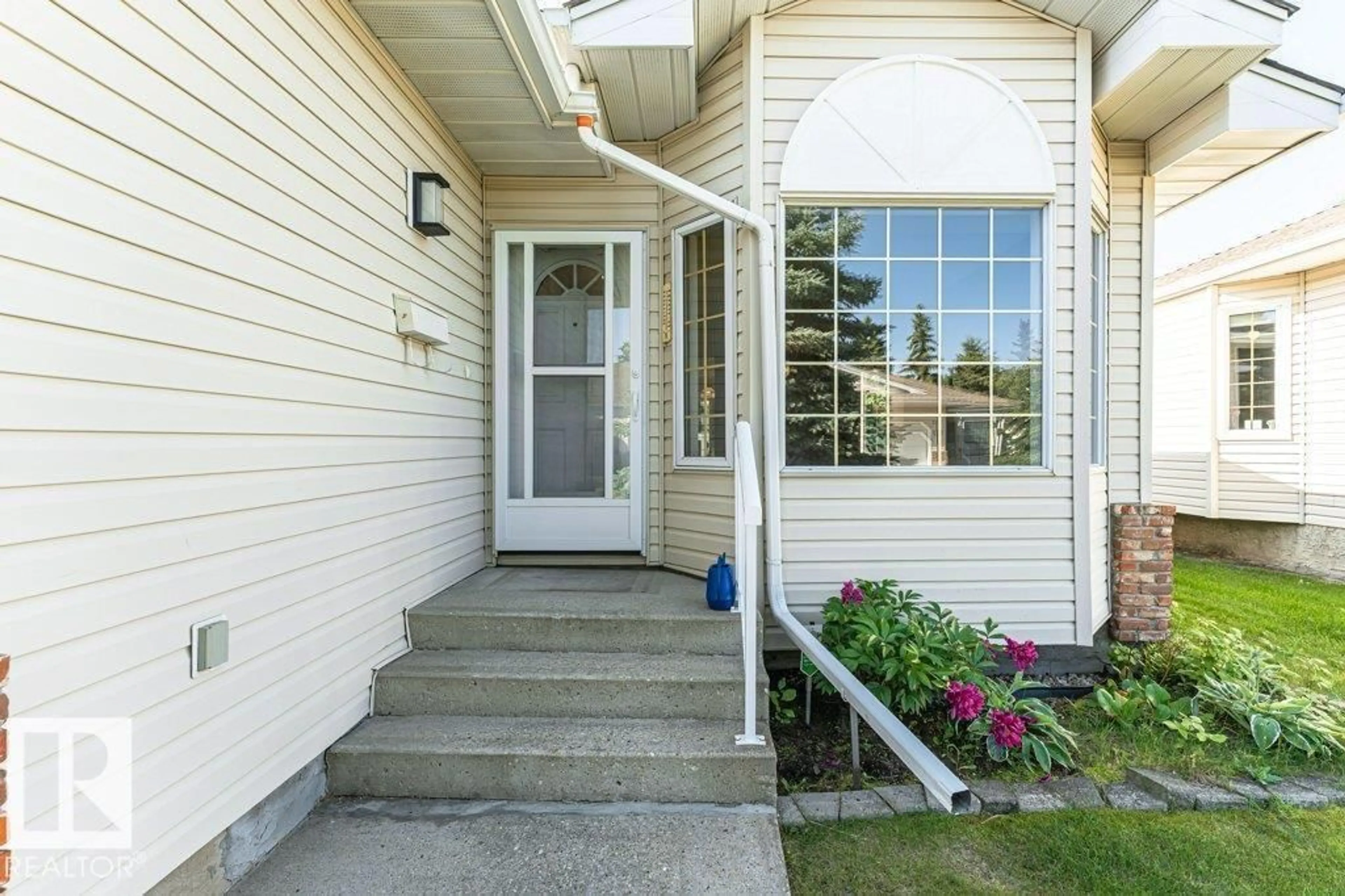 Unknown for 957 YOUVILLE DR, Edmonton Alberta T6L6T2