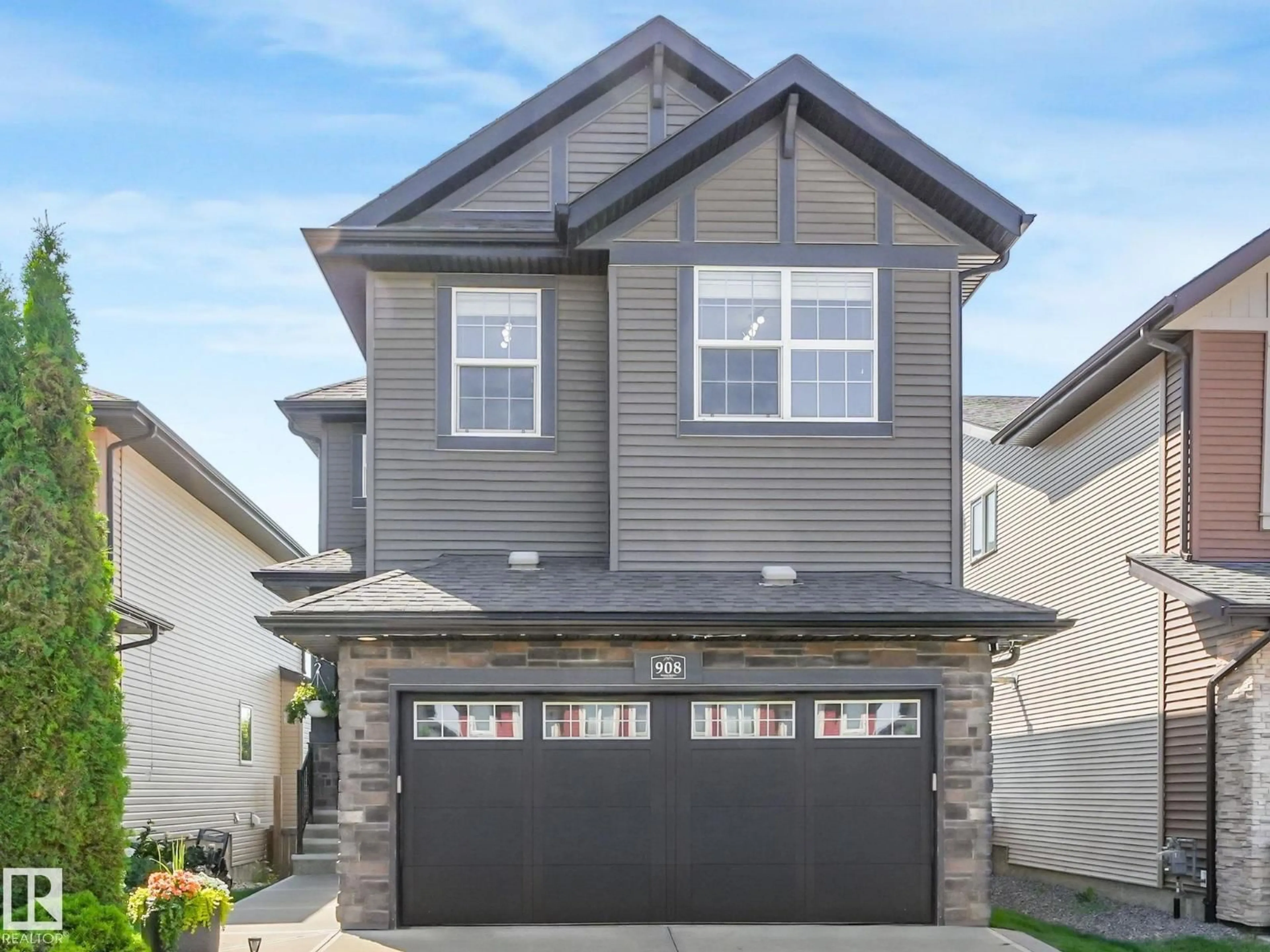 Home with vinyl exterior material, street for 908 GOSHAWK PT, Edmonton Alberta T5S0H6