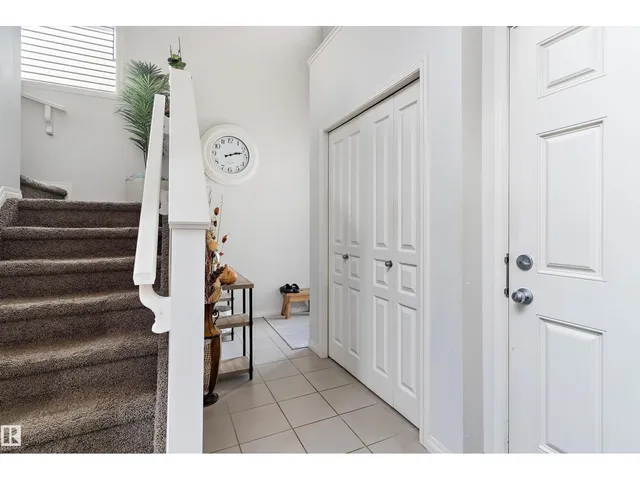 SW - 6934 19A AV, Edmonton 3
