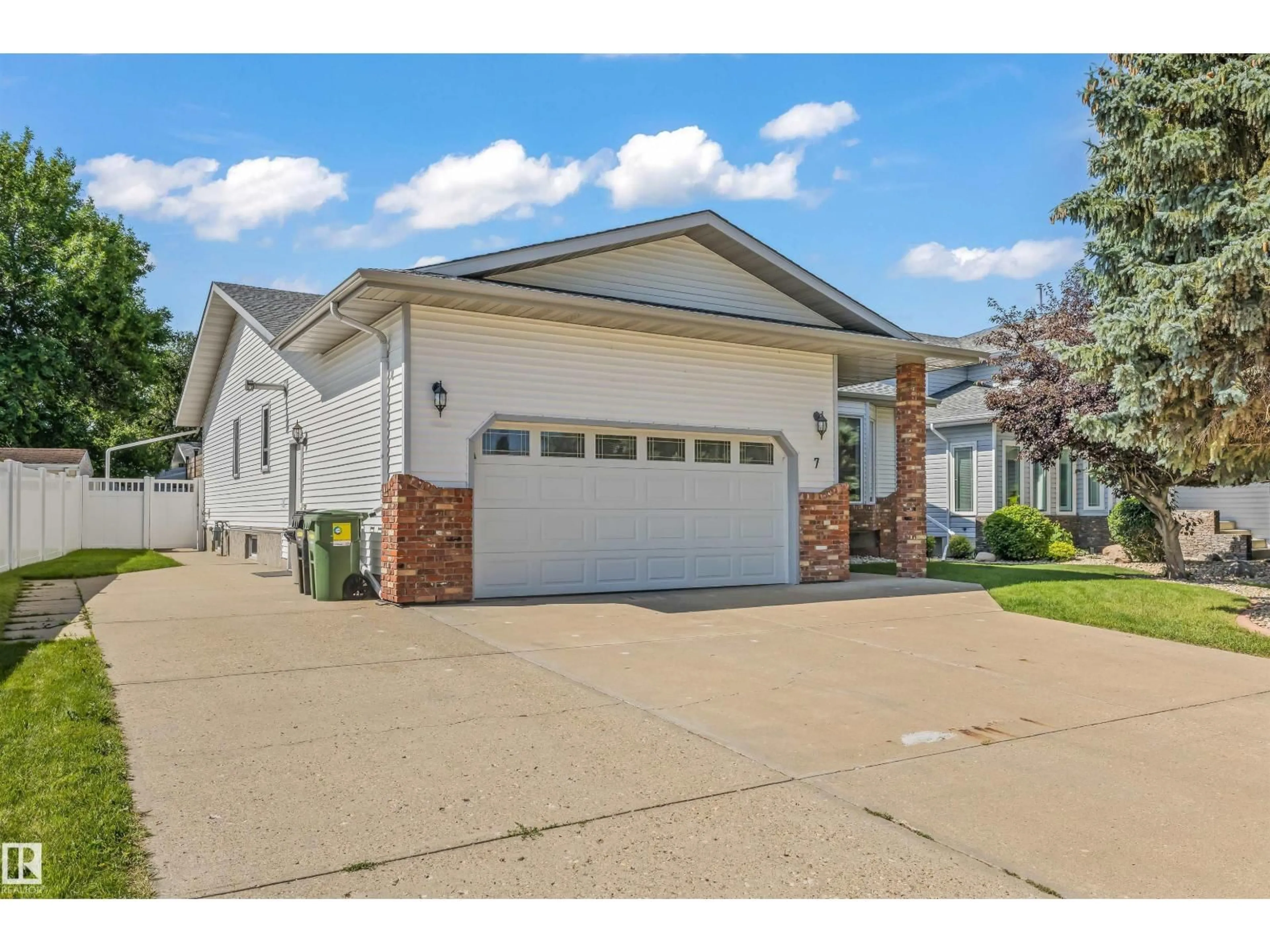 Home with vinyl exterior material, street for 7 WILLIAM BELL DR, Leduc Alberta T9E6H7
