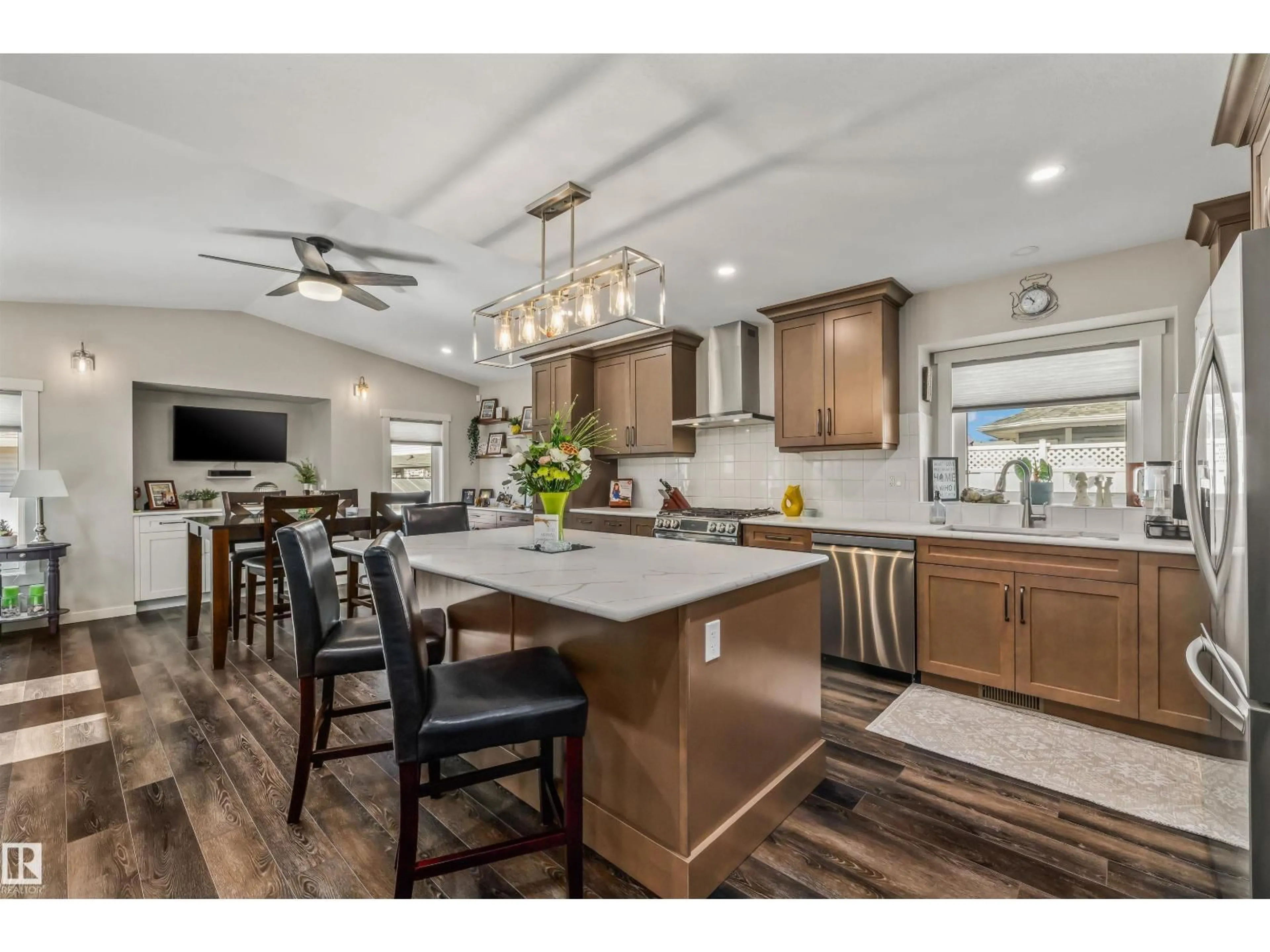 Open concept kitchen, unknown for 7 WILLIAM BELL DR, Leduc Alberta T9E6H7