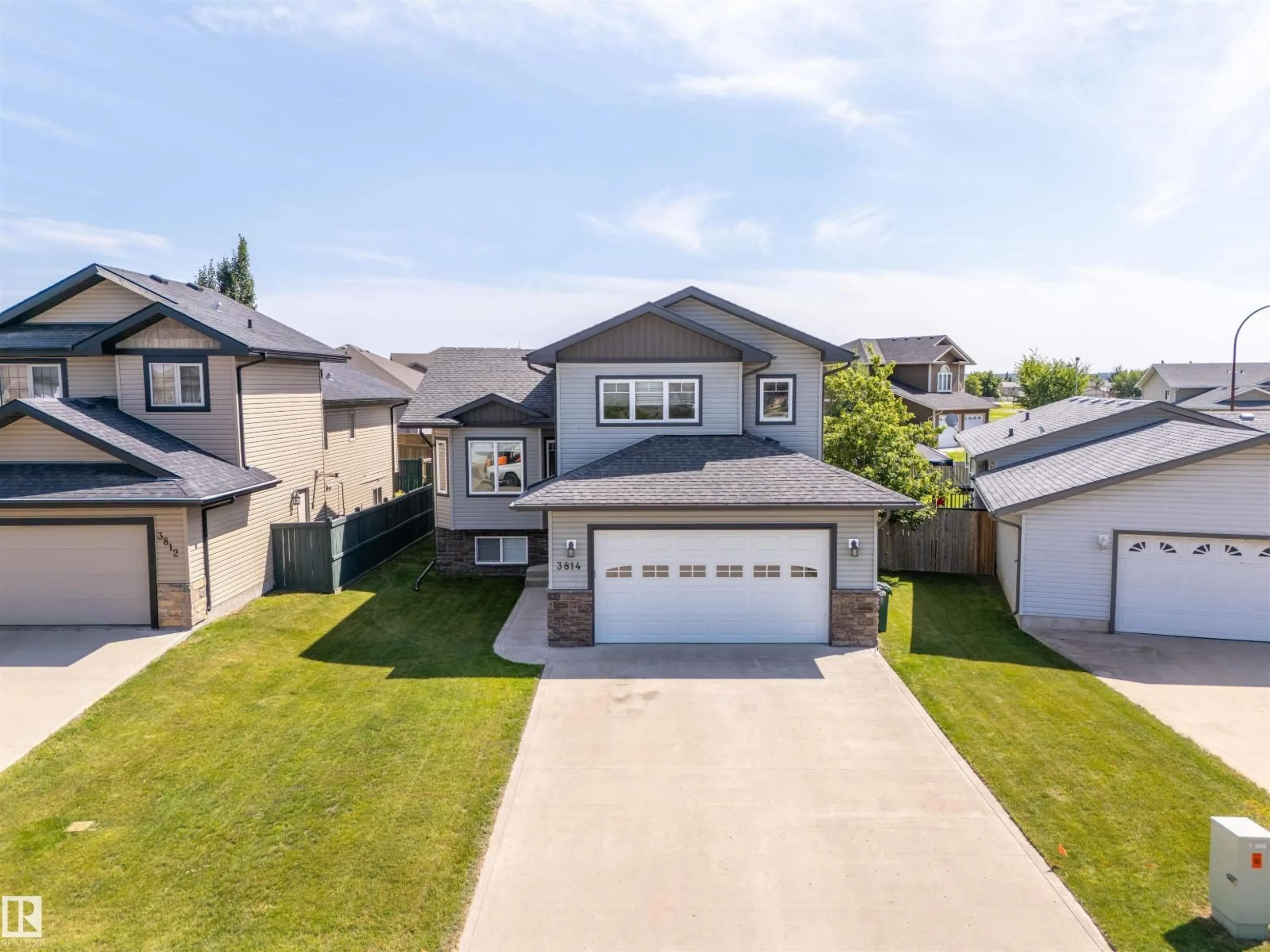 A pic from outside/outdoor area/front of a property/back of a property/a pic from drone, street for 3814 45 AV, Bonnyville Town Alberta T9N0A8