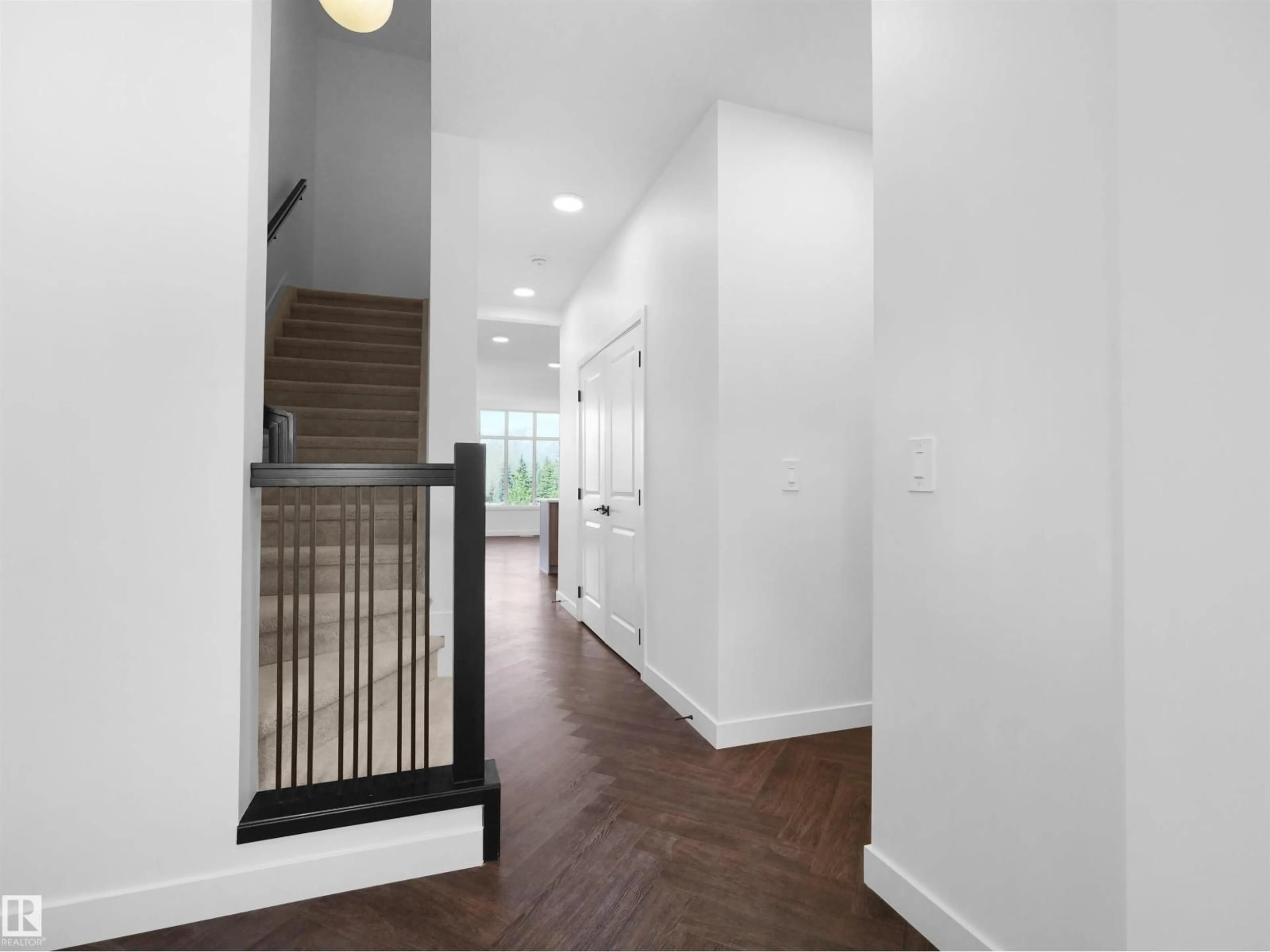 Indoor entryway for NW - 1733 CROSSBILL LO, Edmonton Alberta T5S0Y6
