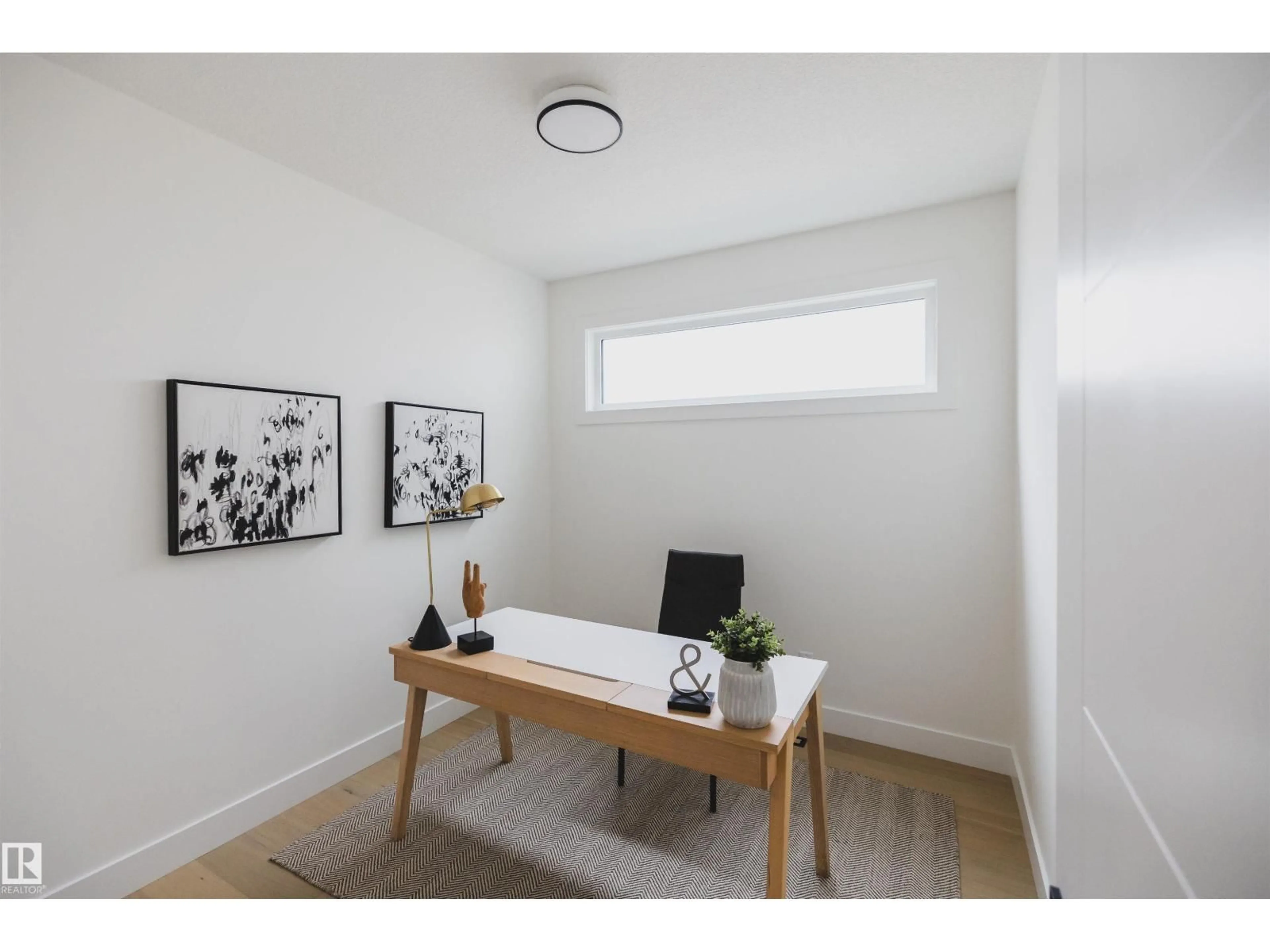 A pic of a room for 10954 62 AV, Edmonton Alberta T6H1N2