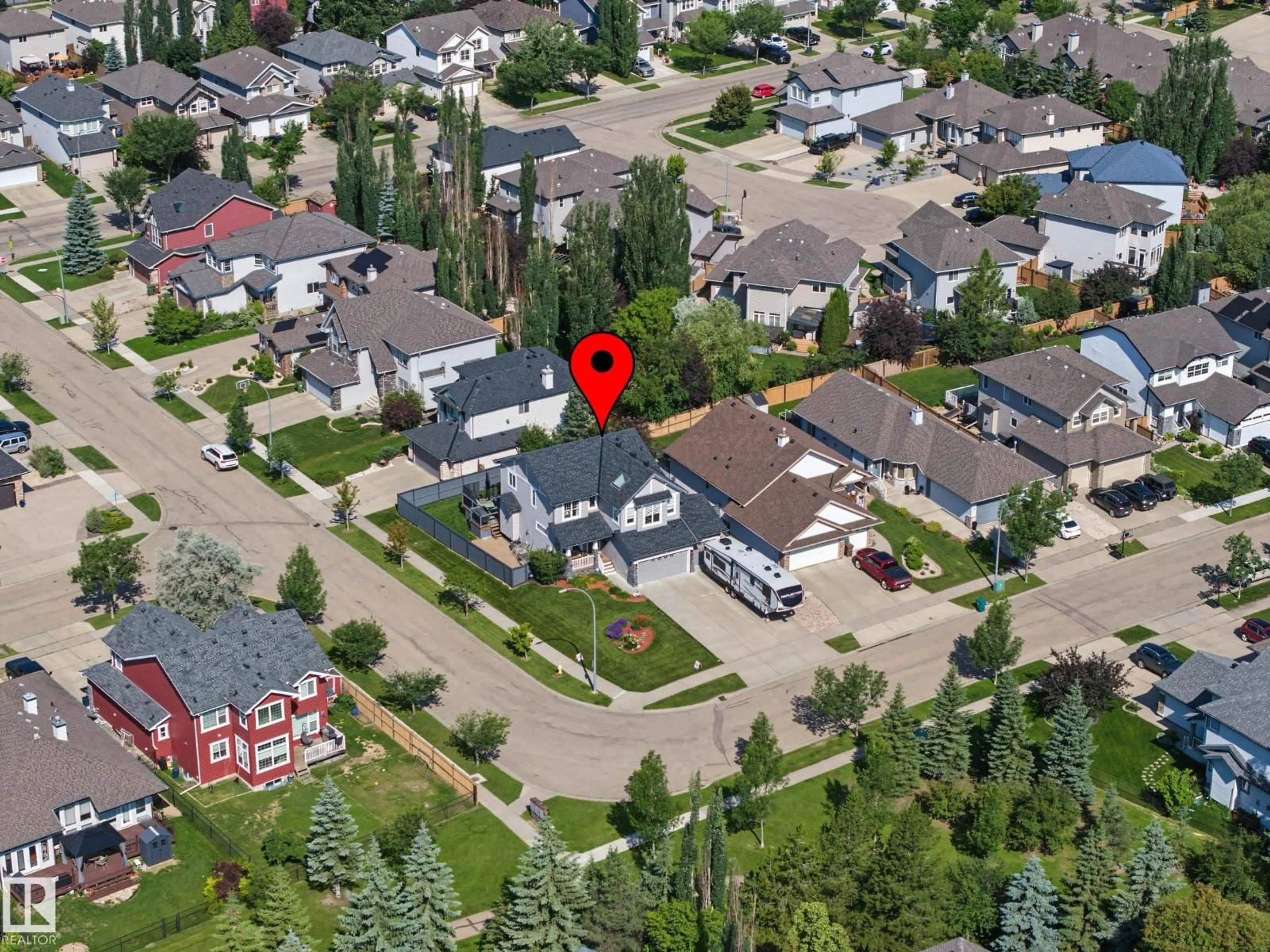 A pic from outside/outdoor area/front of a property/back of a property/a pic from drone, street for 51 NICOLA RD, St. Albert Alberta T8N7M7