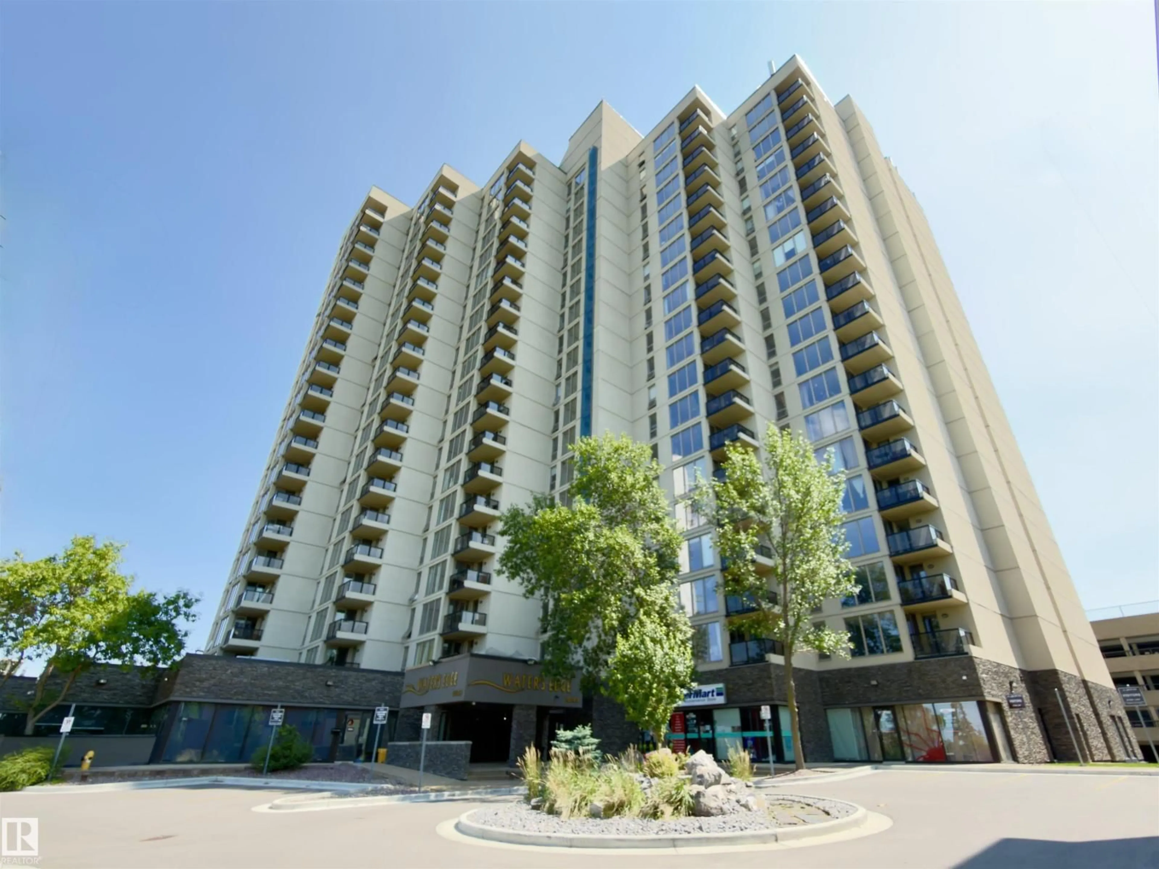Indoor foyer for 10149 - 700 SASKATCHEWAN DR, Edmonton Alberta T6E6B6