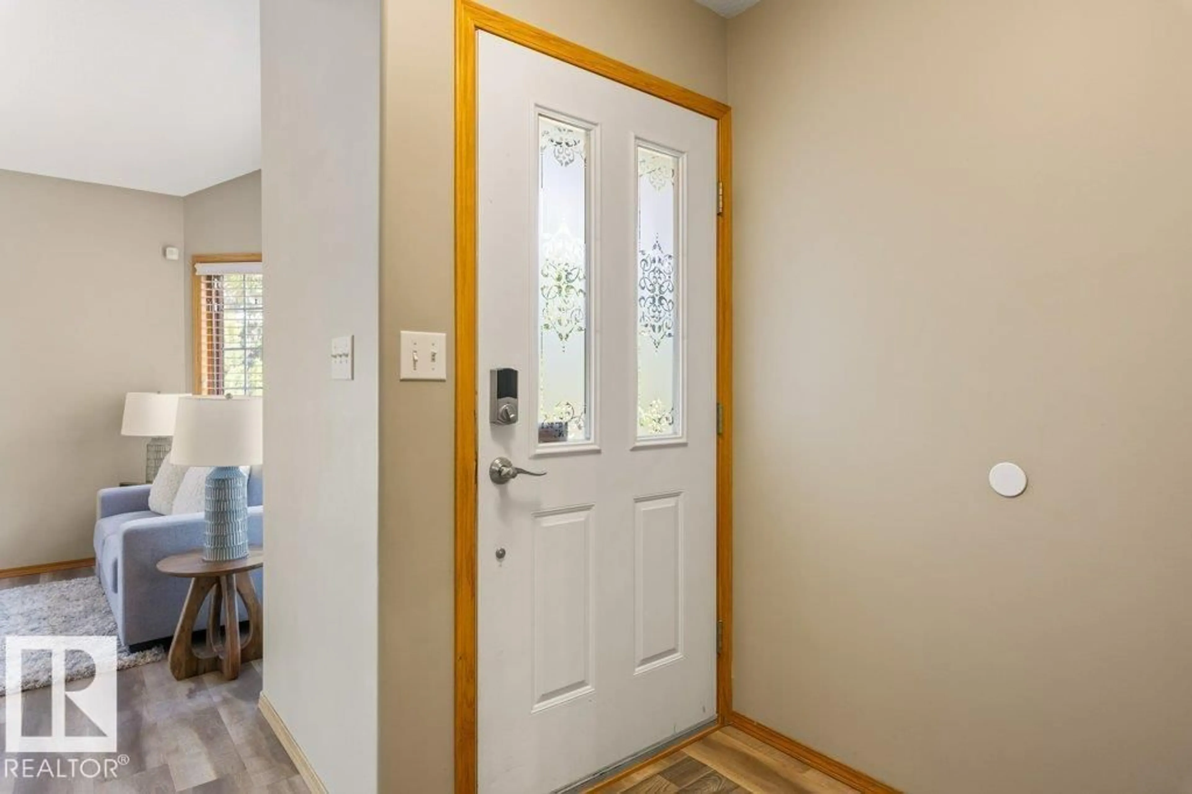 Indoor entryway for 7 EAGLE PT, St. Albert Alberta T8N5X4