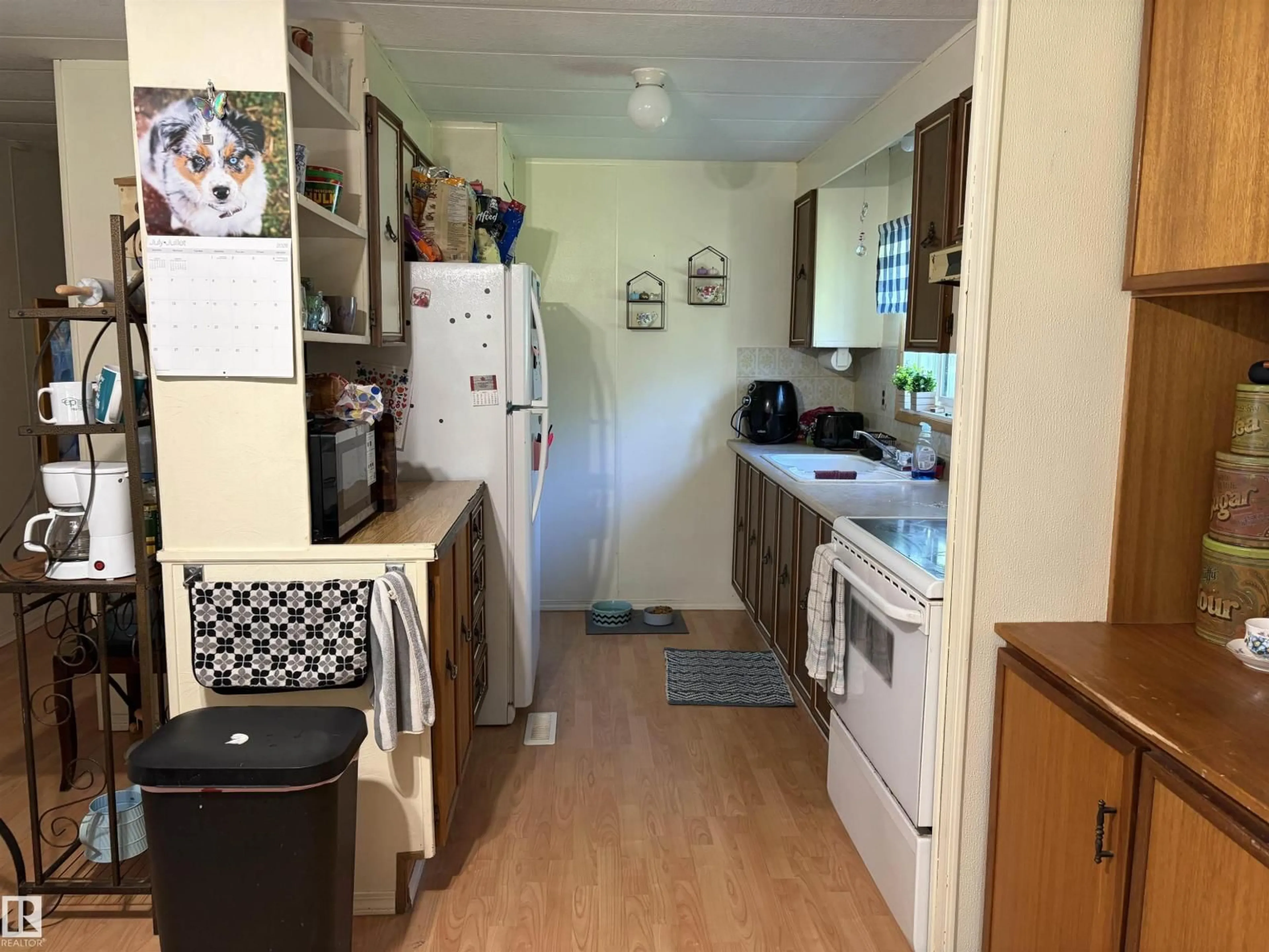 Standard kitchen, unknown for 501 11131 TWP RD 600, Rural St. Paul County Alberta T0A0C0
