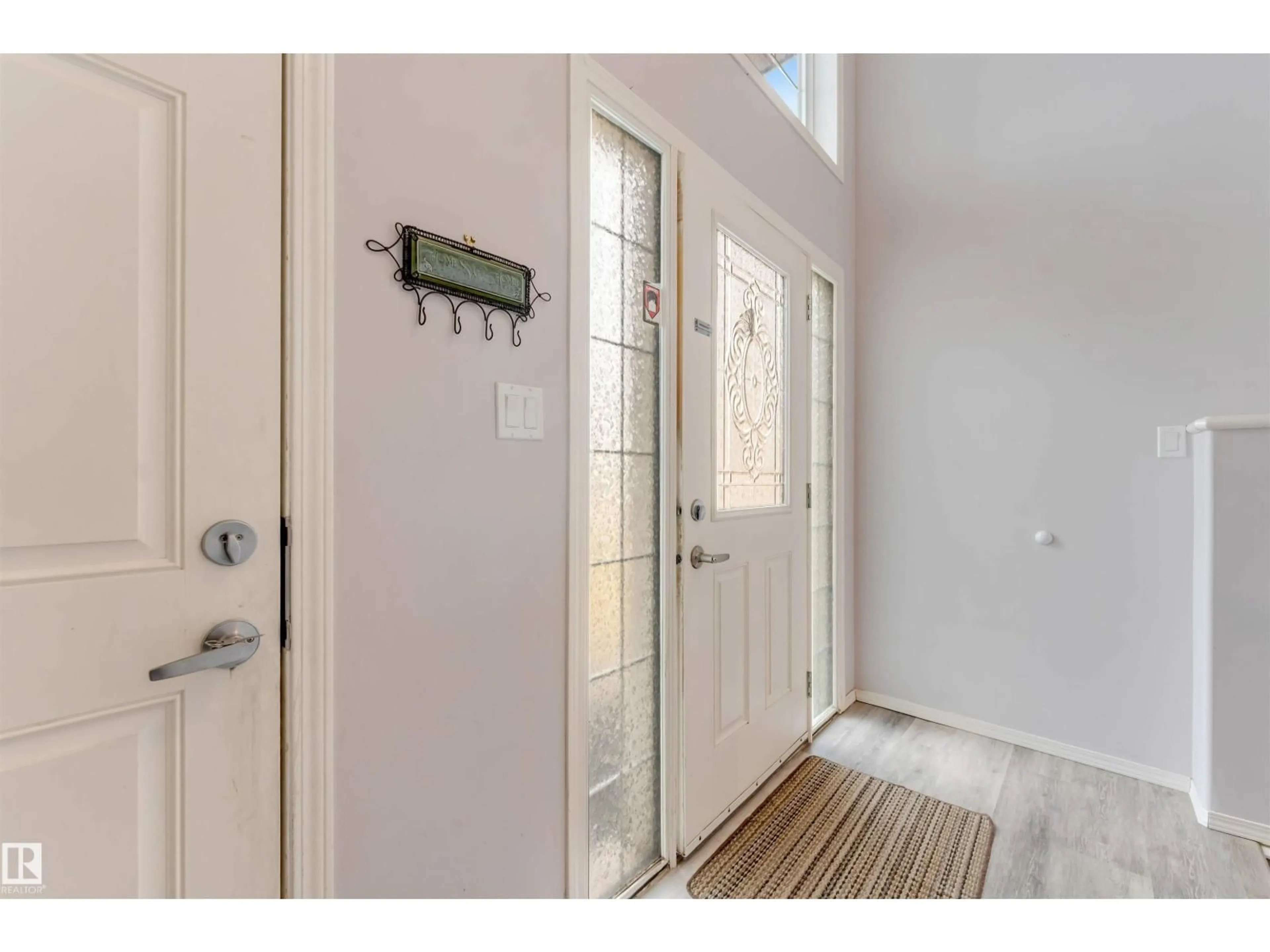 Indoor entryway for 123 RUE MASSON, Beaumont Alberta T4X1S8