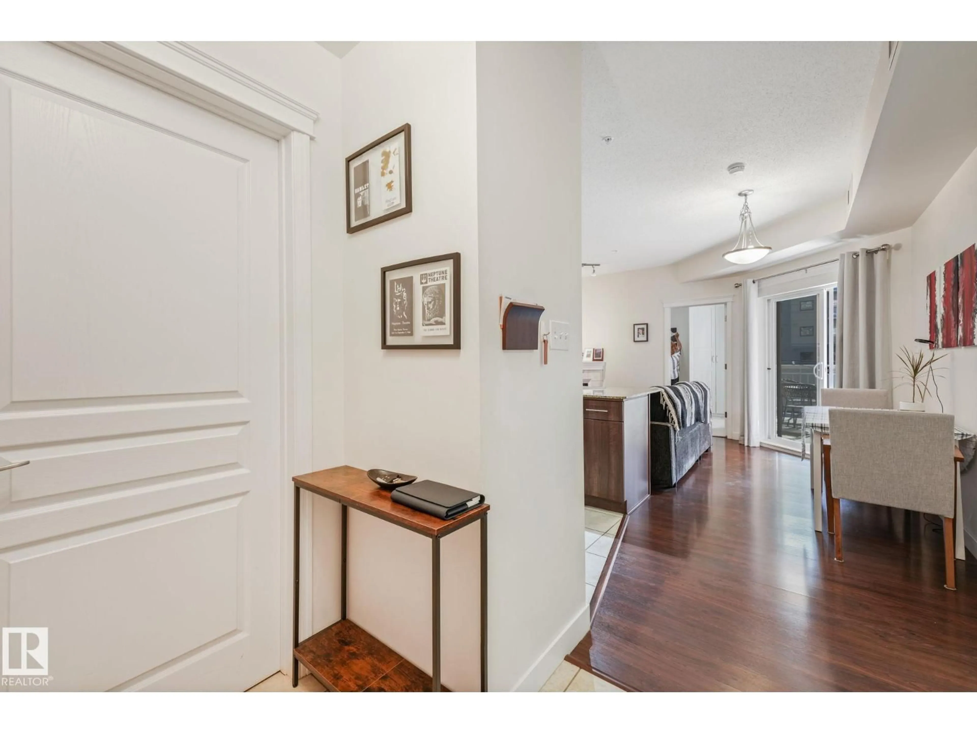 Indoor entryway for 215 - 10333 112 ST NW, Edmonton Alberta T5K0B4