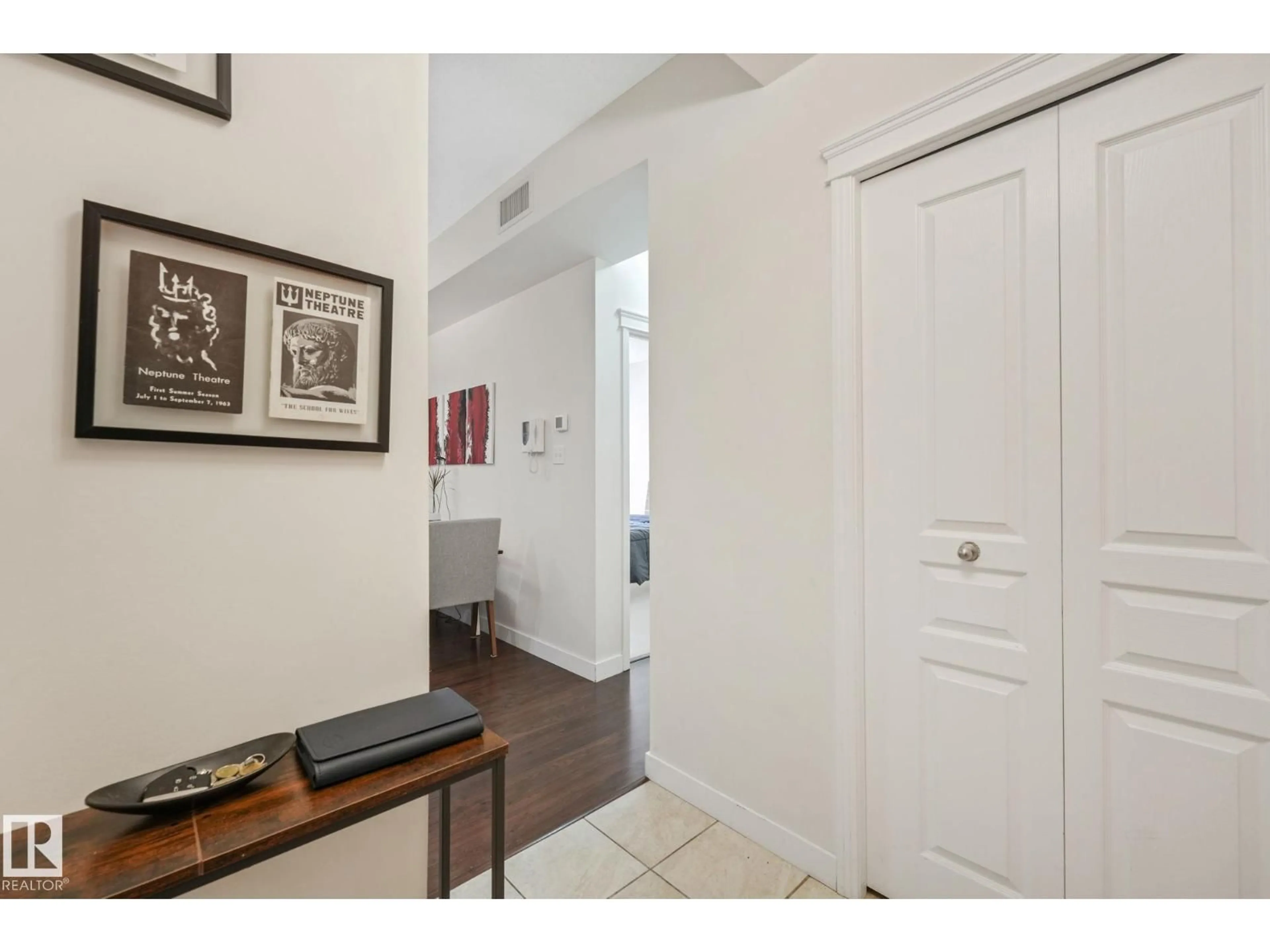 Indoor entryway for 215 - 10333 112 ST NW, Edmonton Alberta T5K0B4