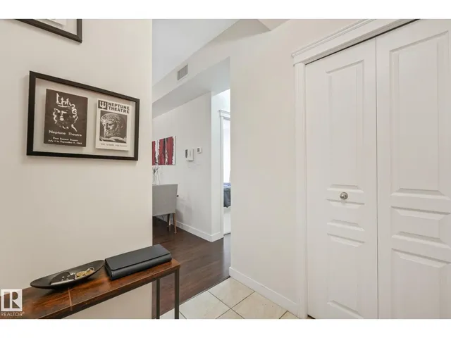 215 - 10333 112 ST NW, Edmonton 3