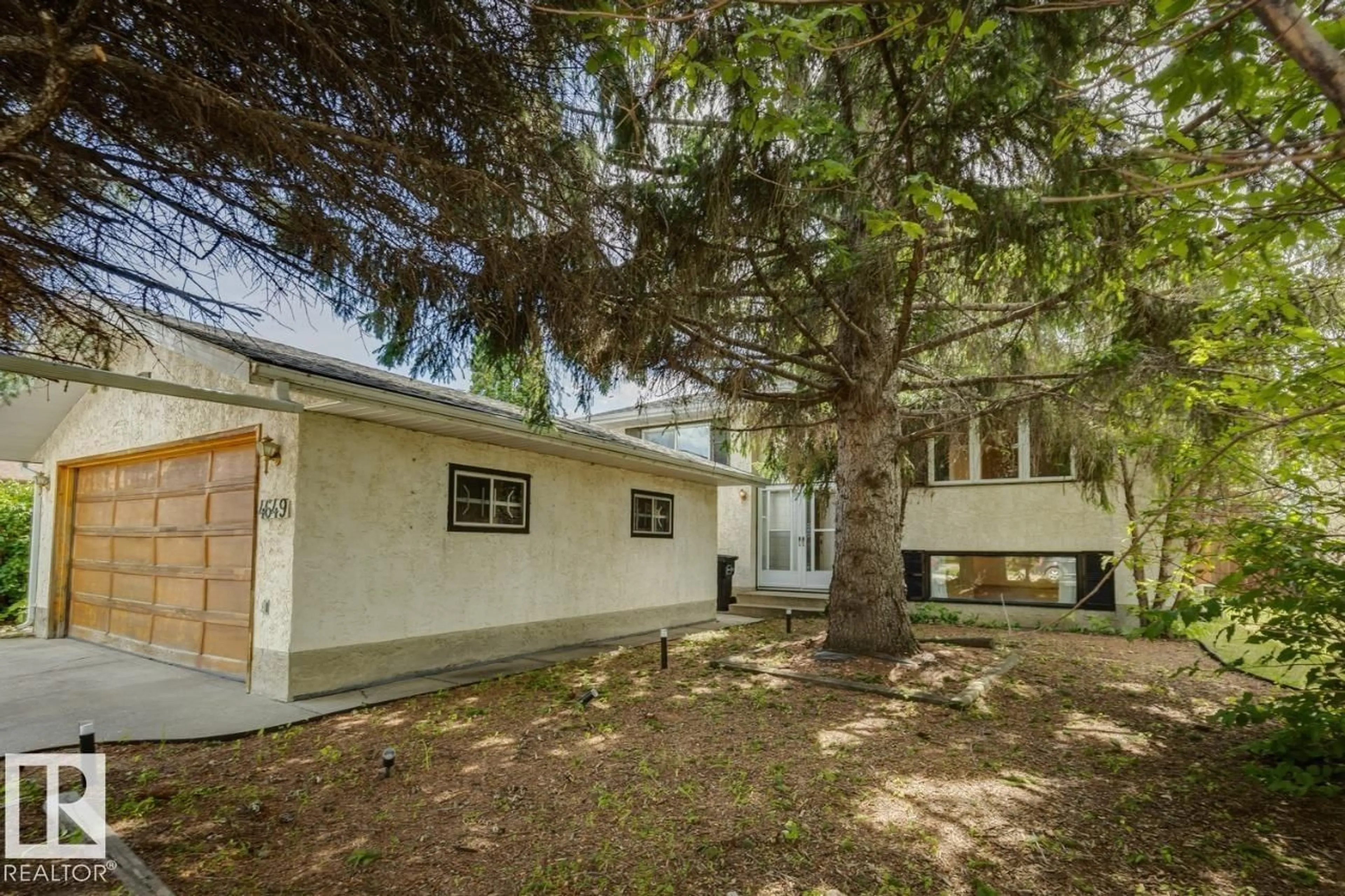 Patio, street for 4649 16A AV, Edmonton Alberta T6L2S3