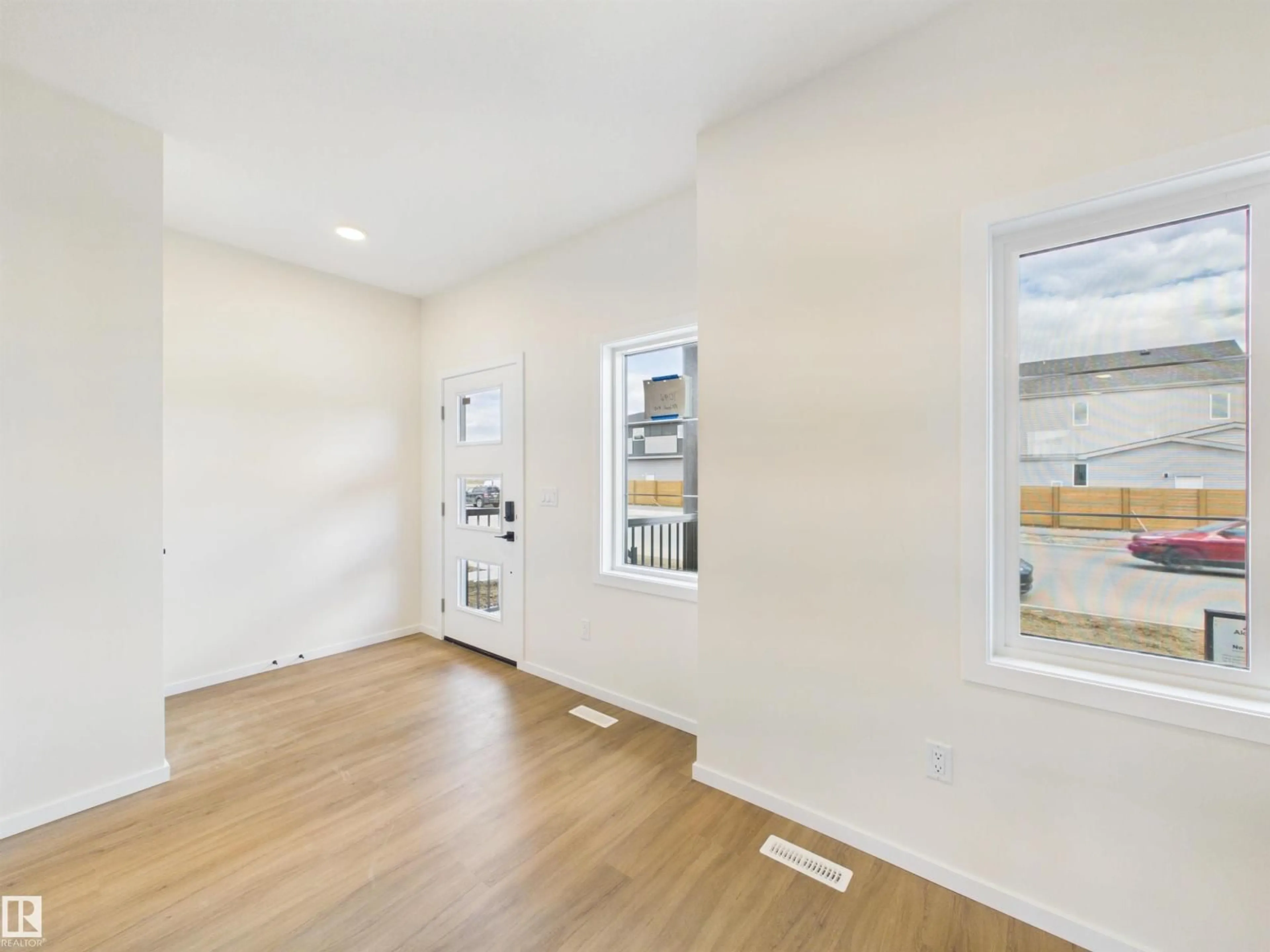 A pic of a room for 1096 MCLEOD AV, Spruce Grove Alberta T7X4G8