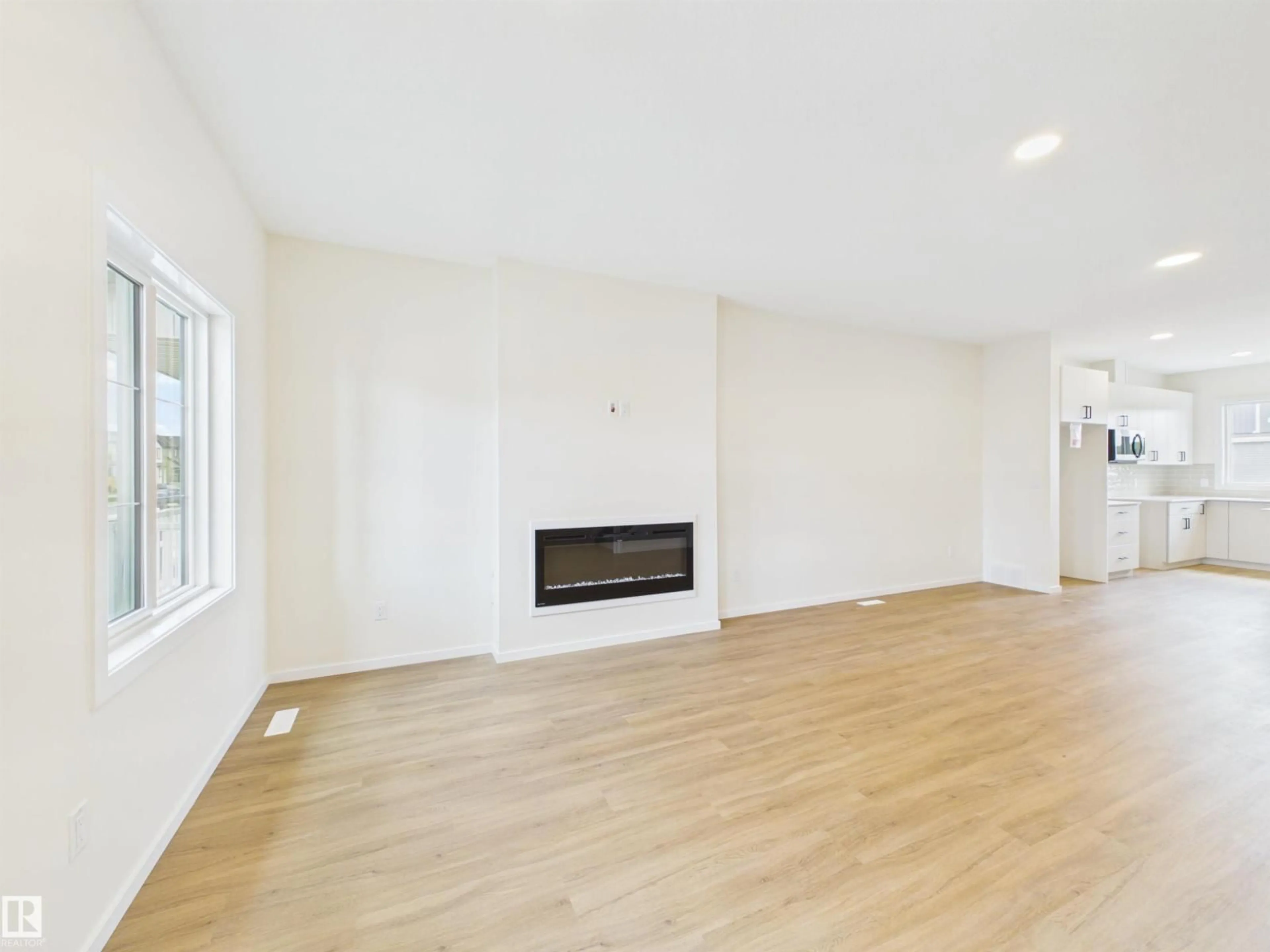 A pic of a room for 1096 MCLEOD AV, Spruce Grove Alberta T7X4G8