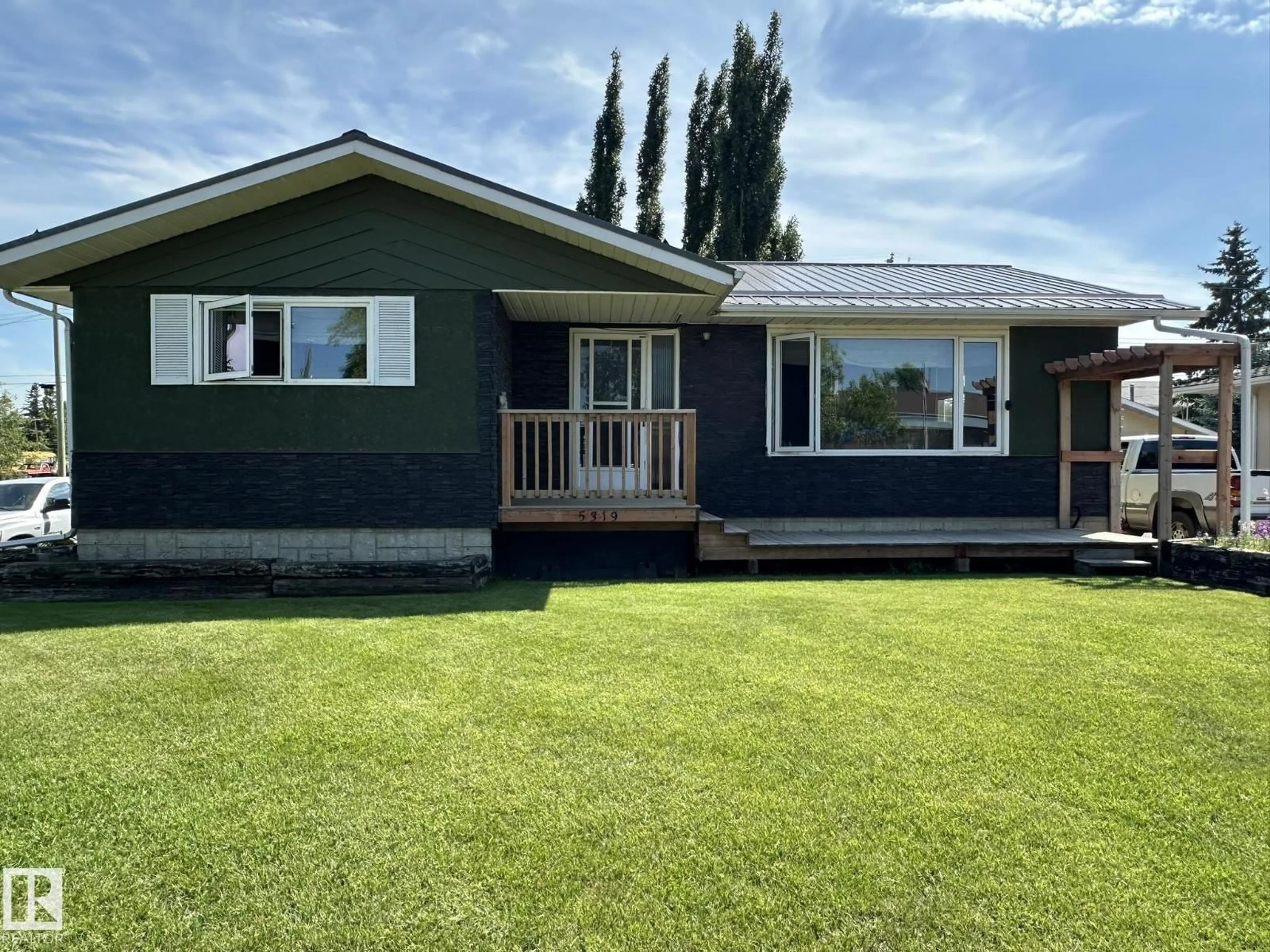 Home with vinyl exterior material, street for 5319 44 AV, Smoky Lake Town Alberta T0A3C0