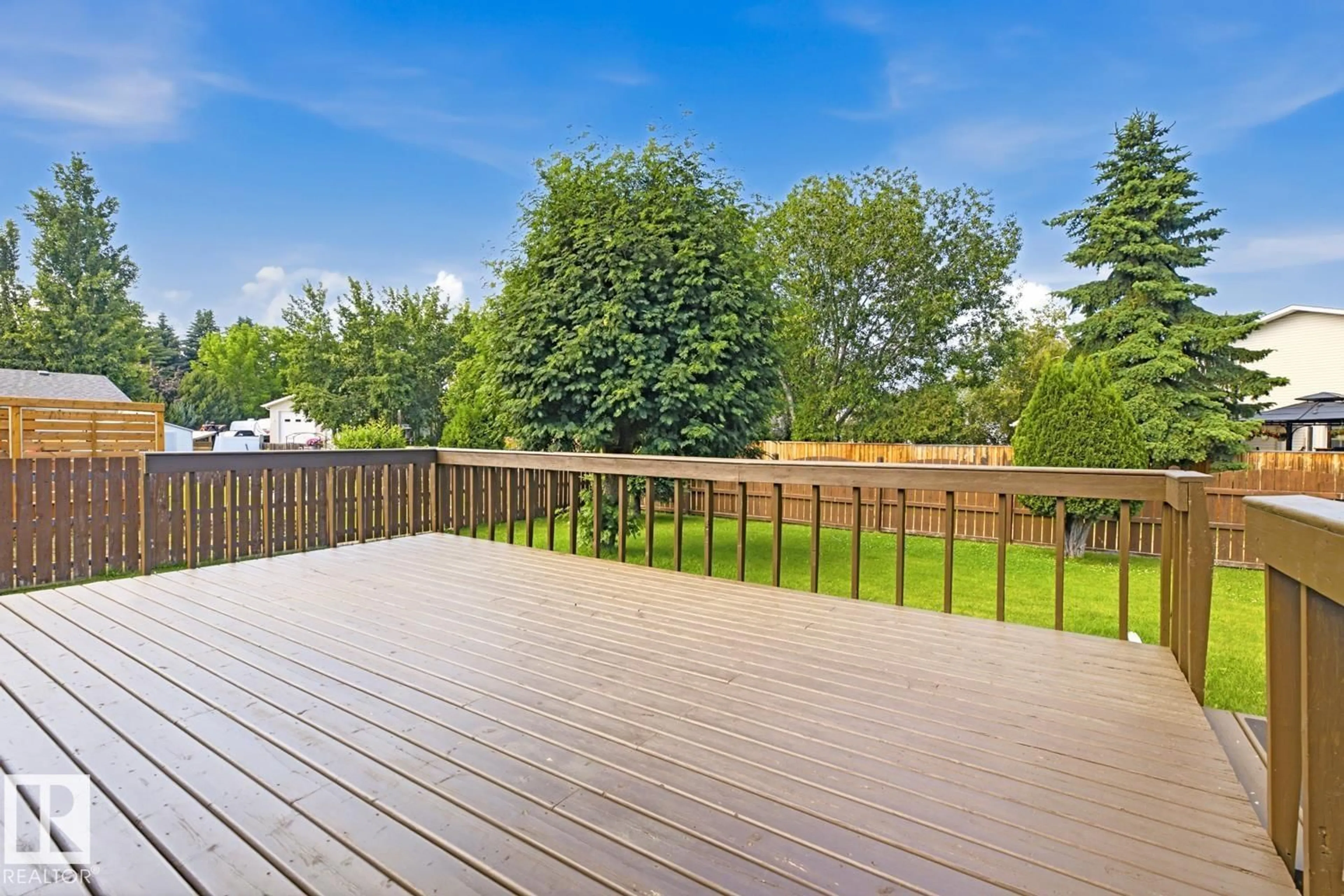 A pic from outside/outdoor area/front of a property/back of a property/a pic from drone, water/lake/river/ocean view for 118 ASPEN AV, Wetaskiwin Alberta T9A3G7