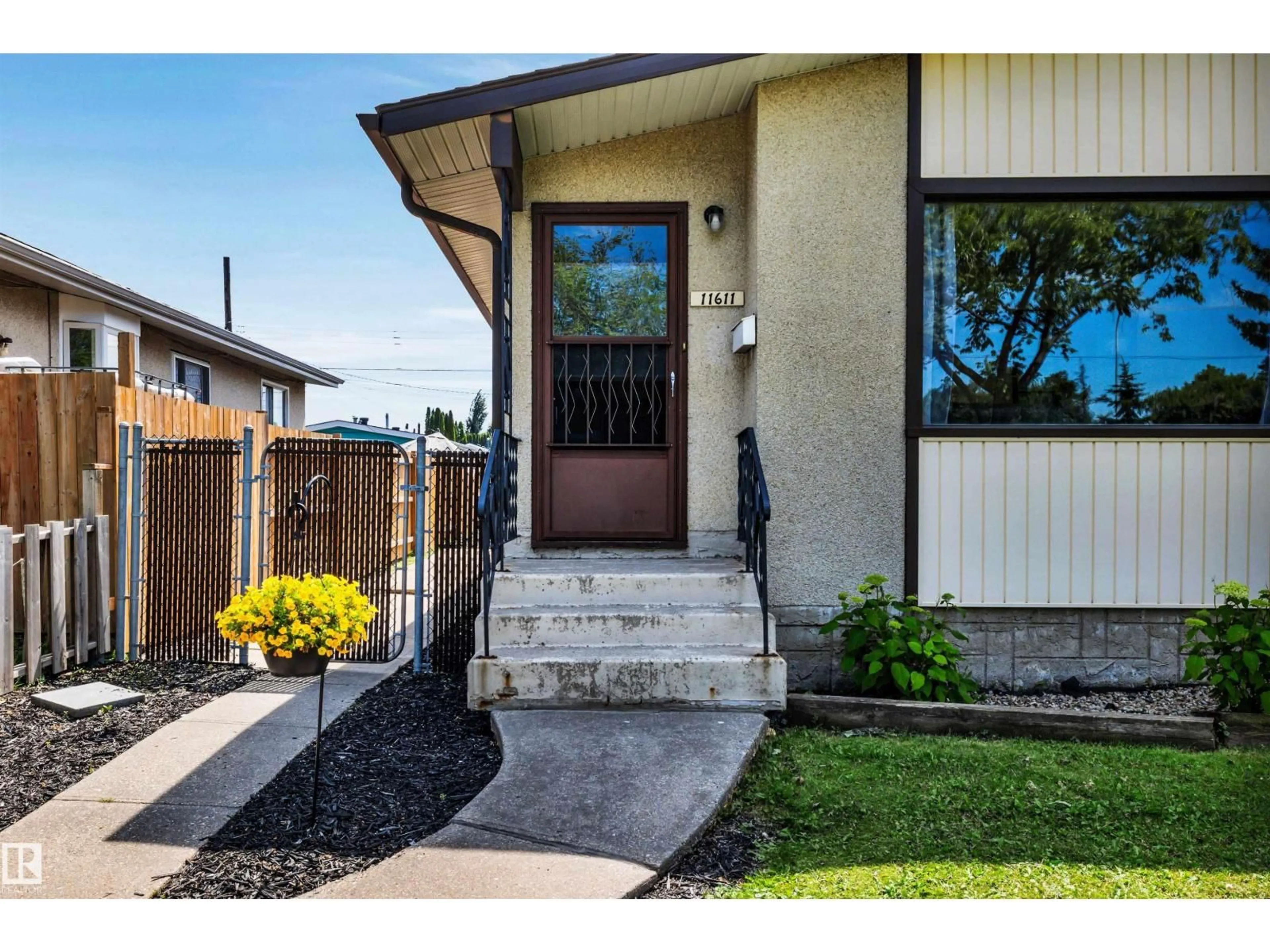 Unknown for 11611 137 AV, Edmonton Alberta T5E1Z6