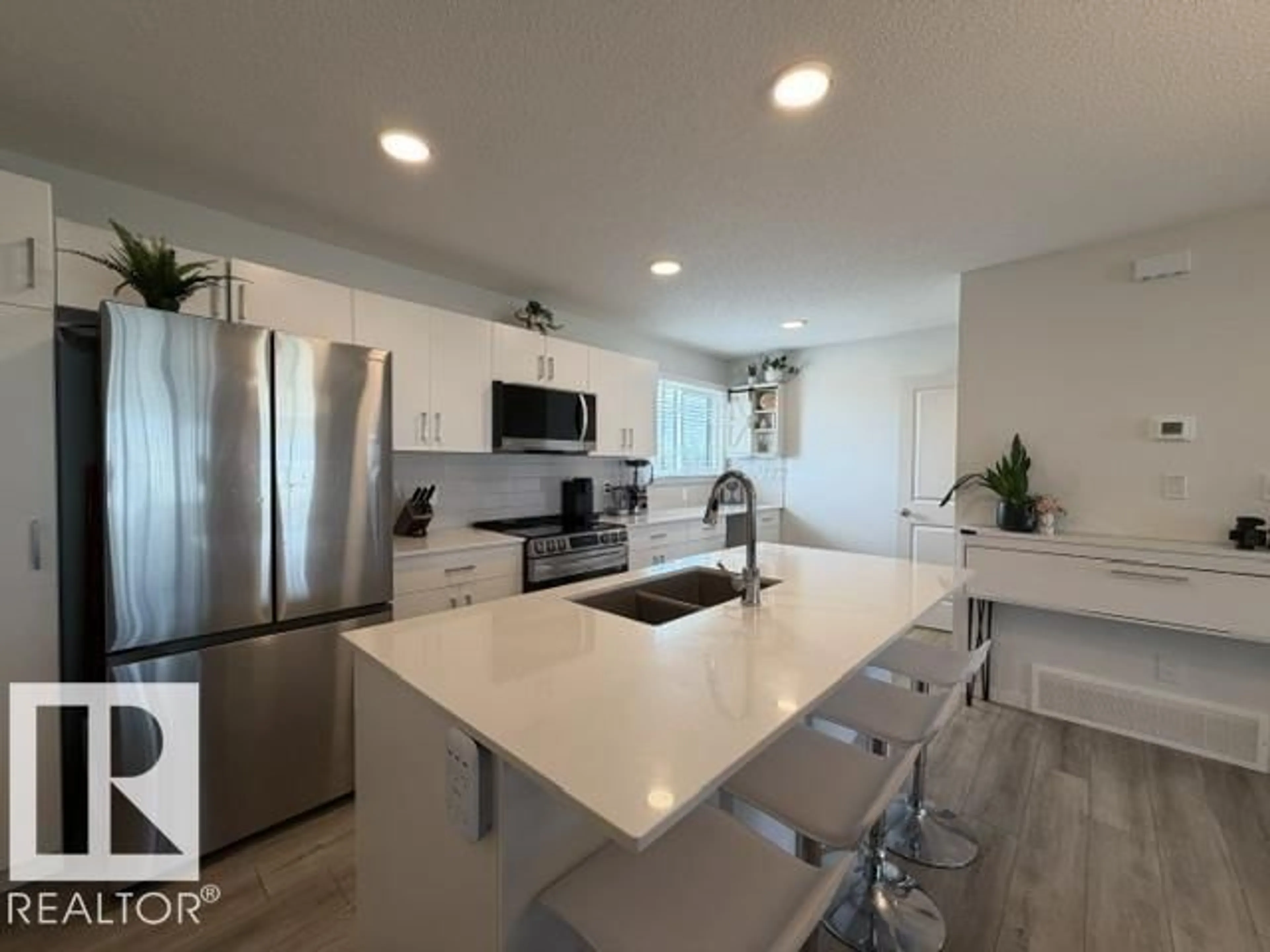 Open concept kitchen, unknown for 24 JENSEN GA, St. Albert Alberta T8N7Y5