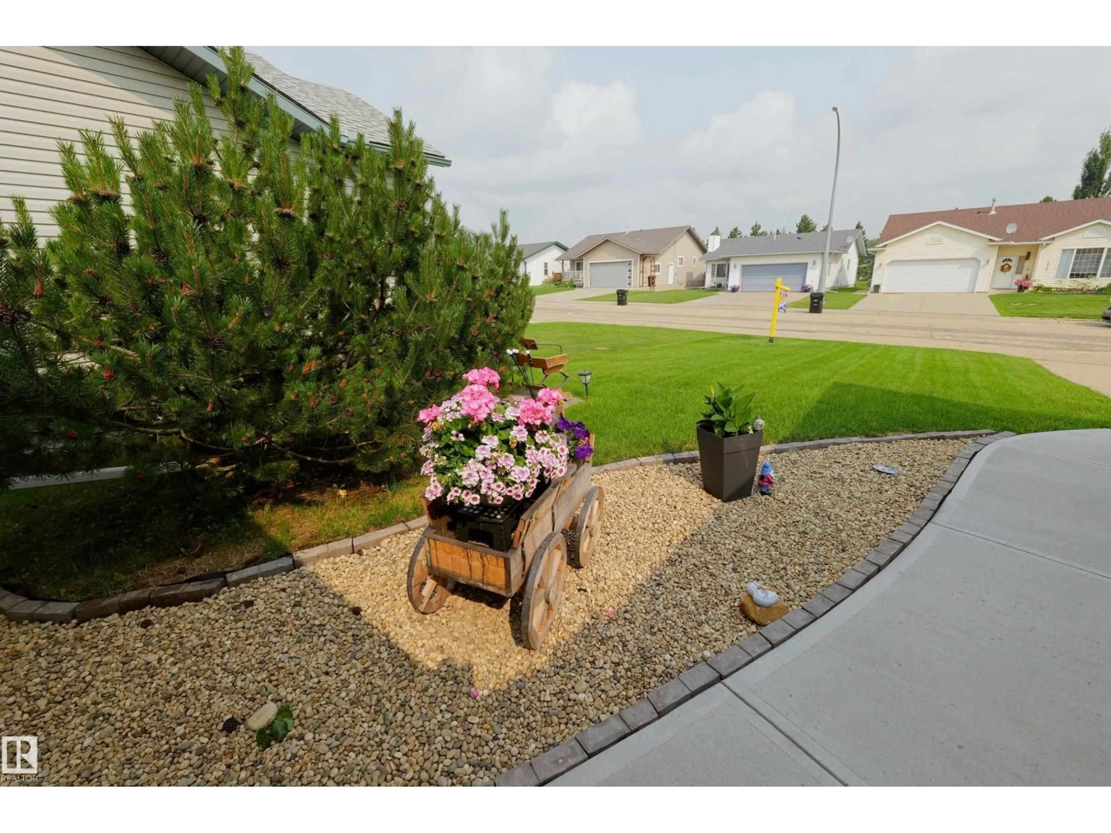 Patio, street for 5909 52 AV, Barrhead Alberta T7N1N6