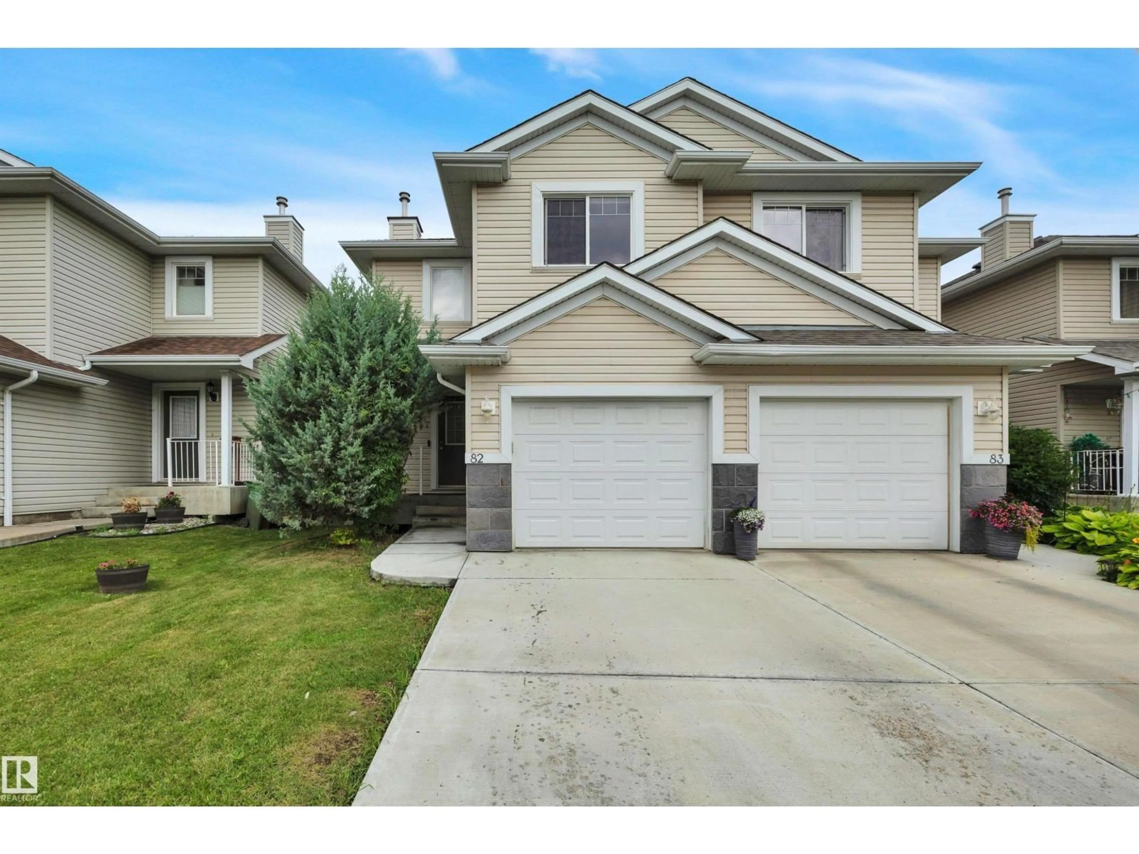 Home with vinyl exterior material, street for 287 - 82 MACEWAN DR, Edmonton Alberta T6W1T4