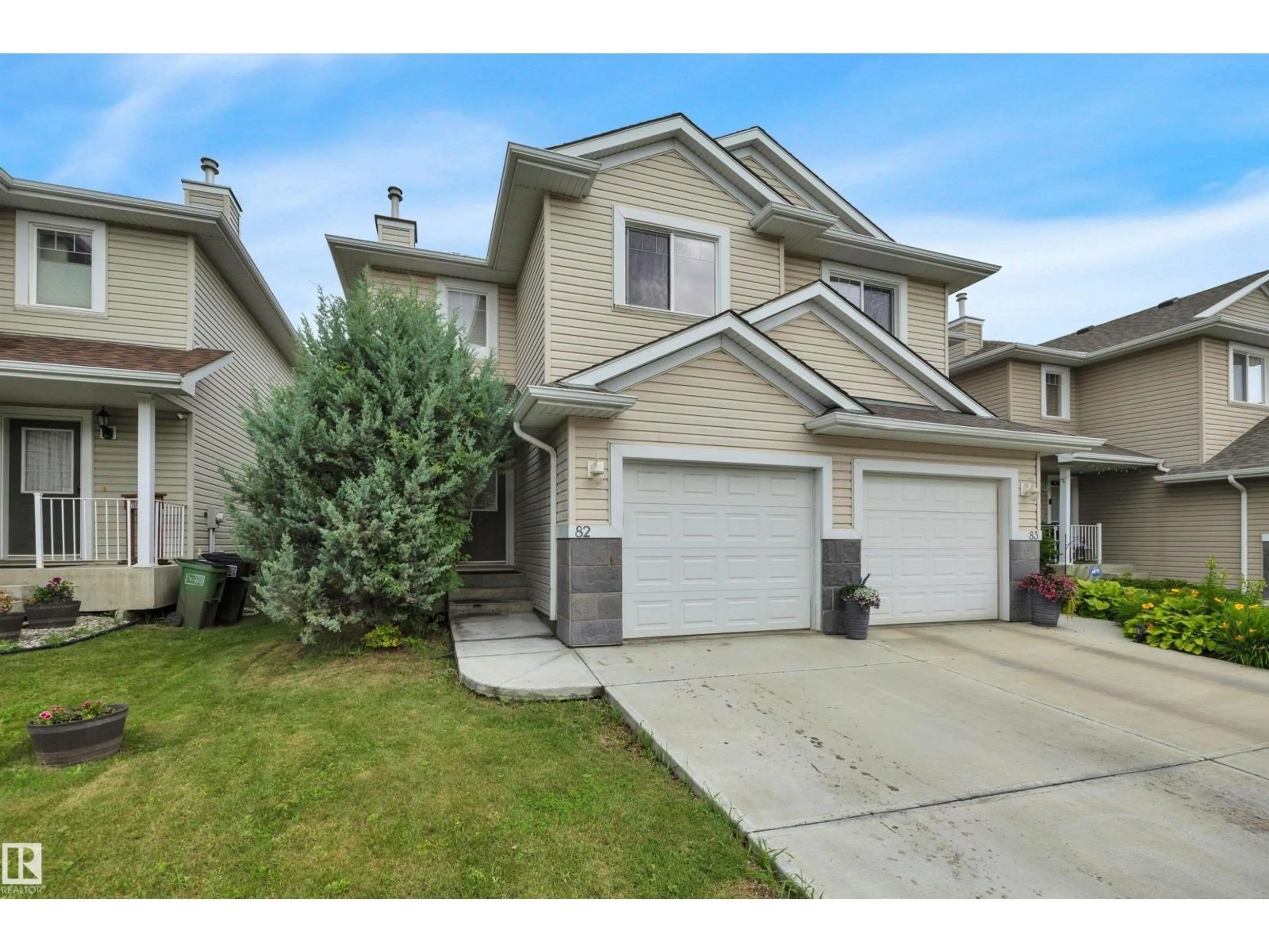 Home with vinyl exterior material, street for 287 - 82 MACEWAN DR, Edmonton Alberta T6W1T4