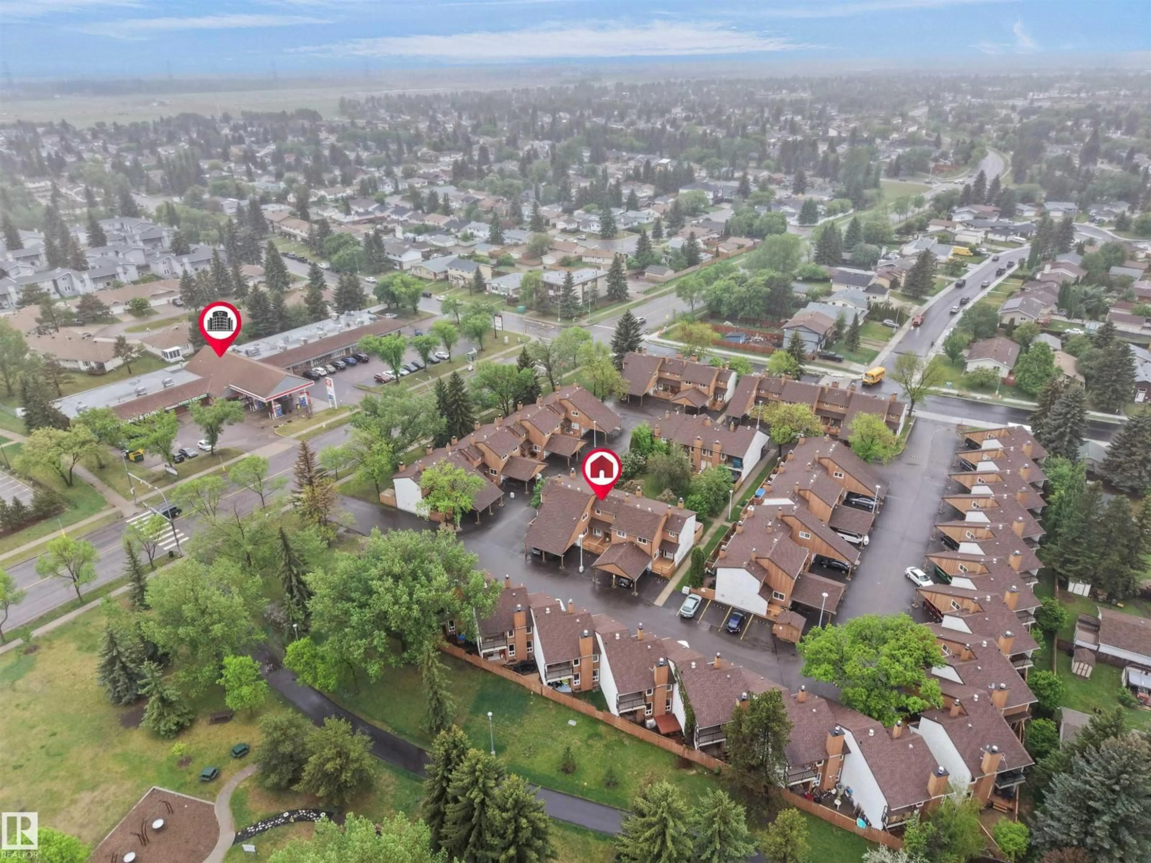 A pic from outside/outdoor area/front of a property/back of a property/a pic from drone, street for 6096 MILL WOODS RD, Edmonton Alberta T6L1N5