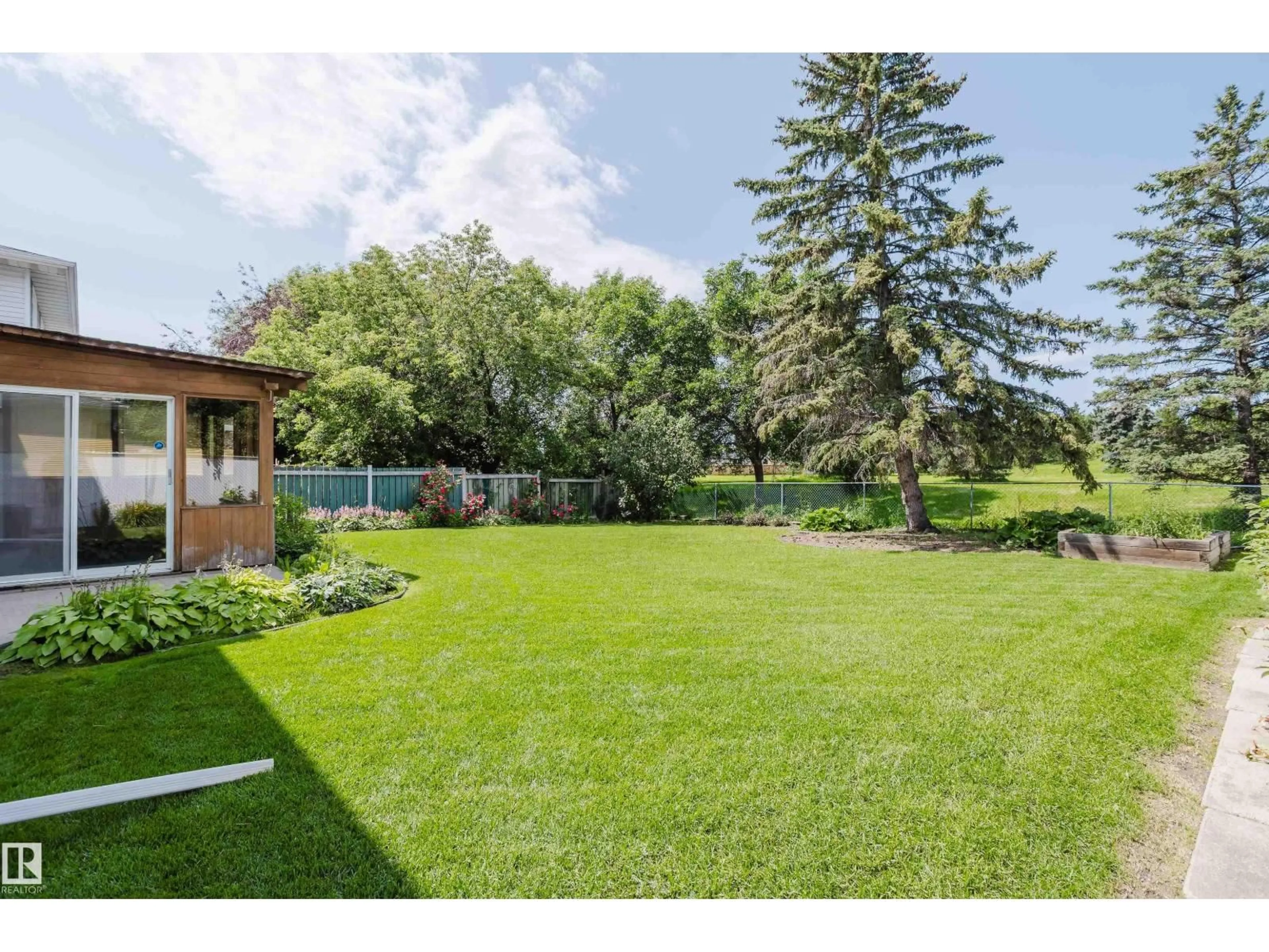 Patio, unknown for 3936 72 ST, Edmonton Alberta T6K0R8