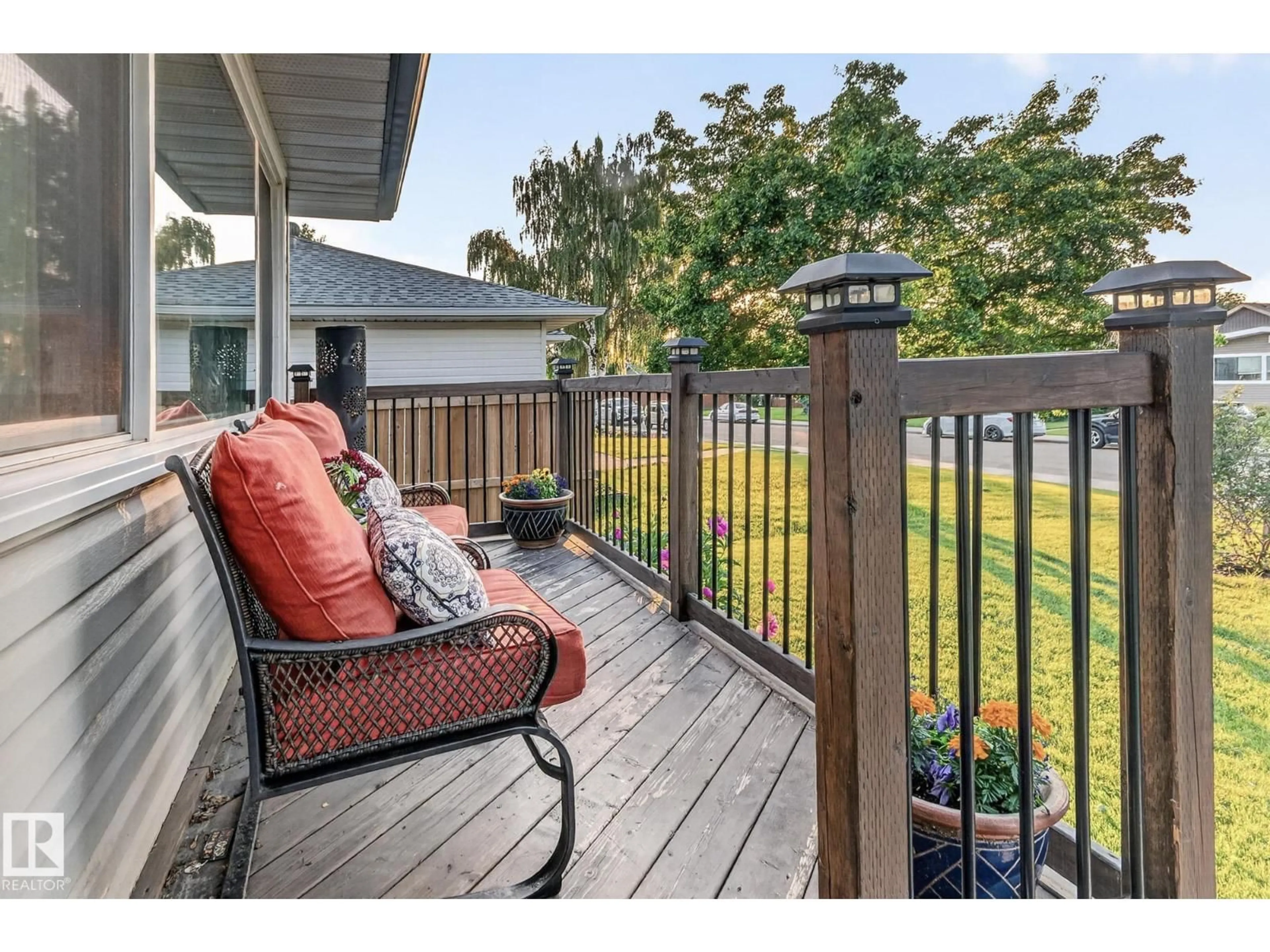 Patio, water/lake/river/ocean view for 5307 104 AV, Edmonton Alberta T6A0X7