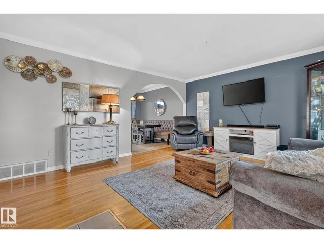 5307 104 AV, Edmonton 5