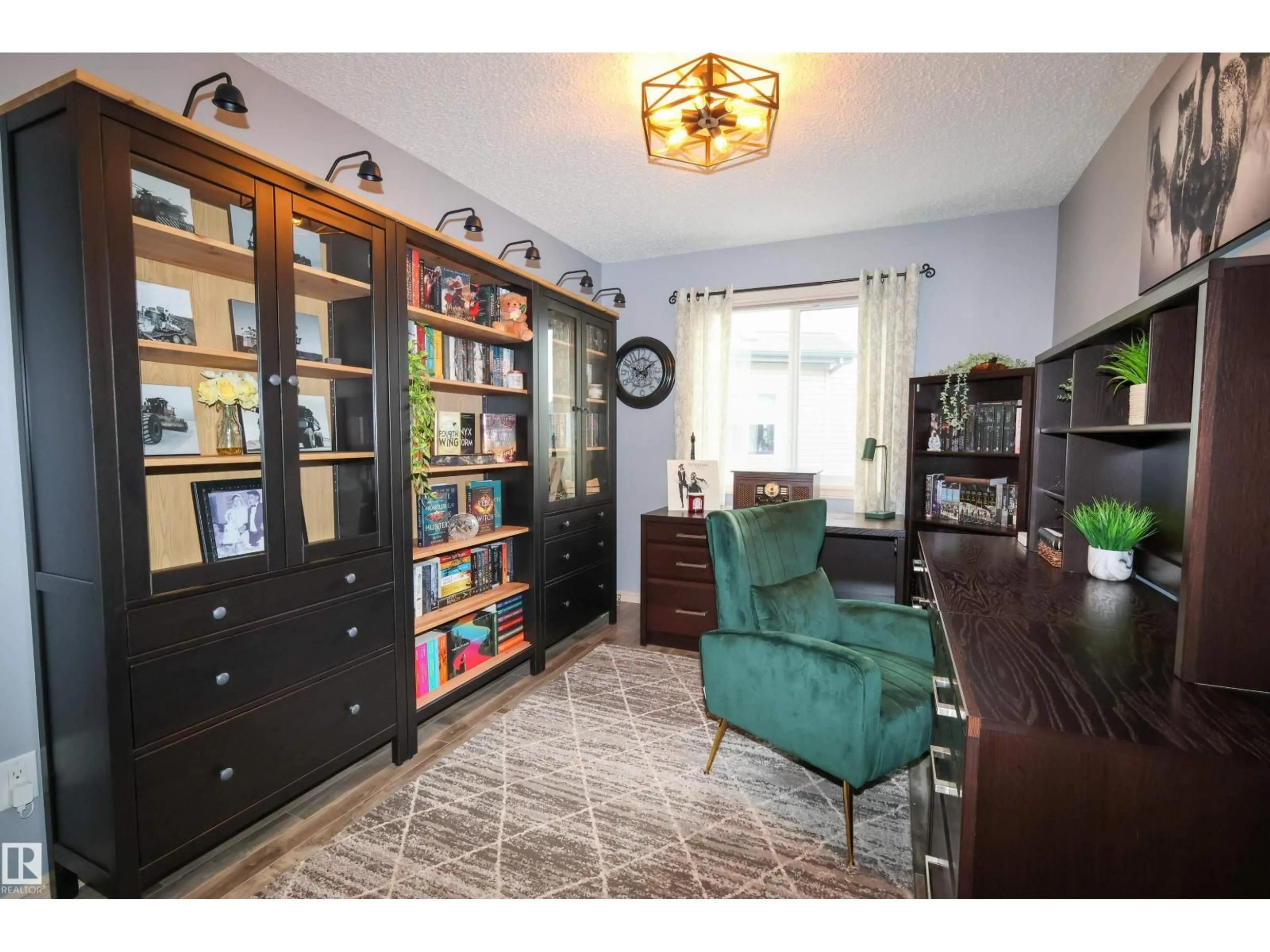 A pic of a room for 10302 98 ST, Morinville Alberta T8R0B7