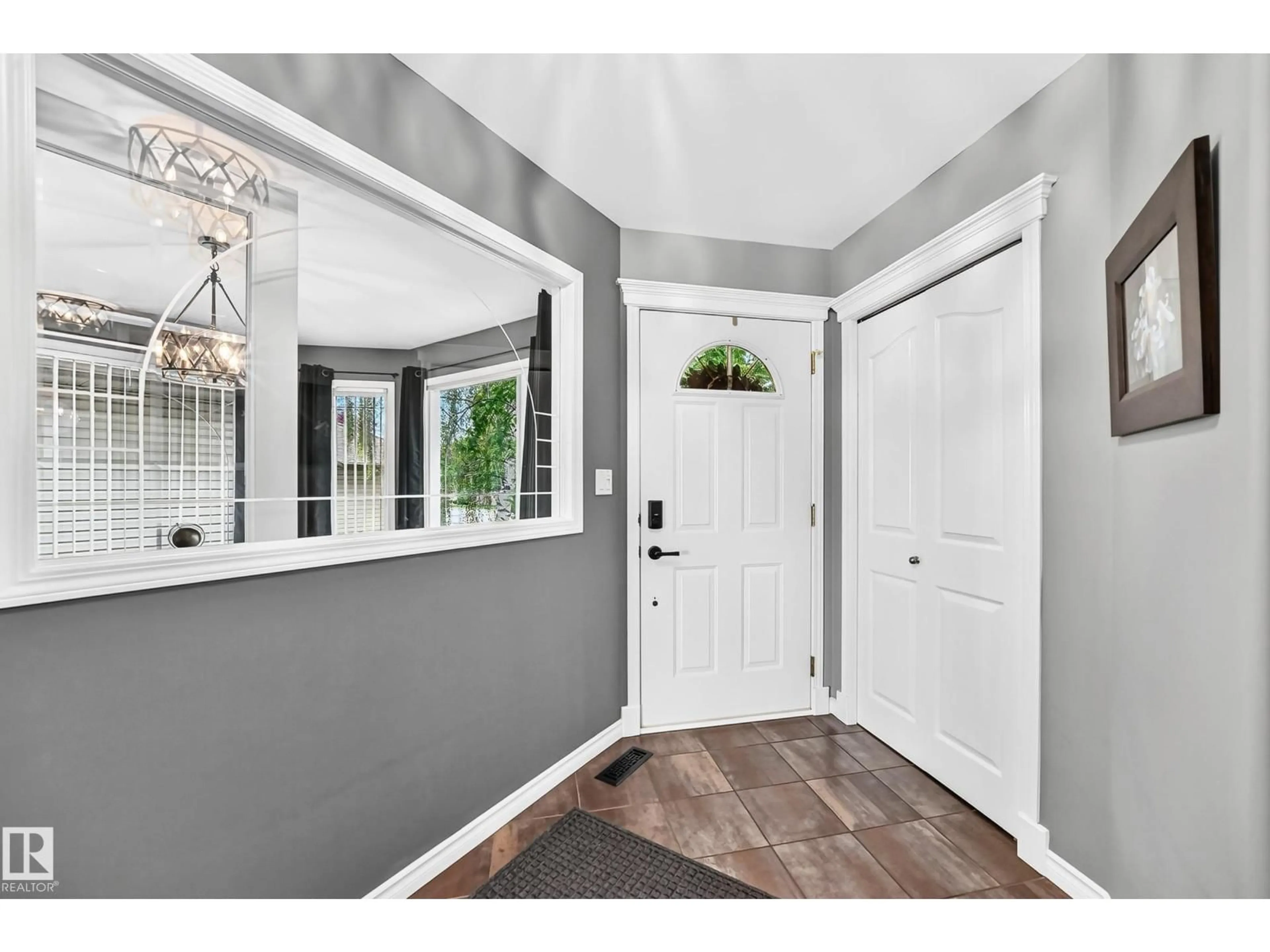 Indoor entryway for NW NW - 12720 HUDSON WY, Edmonton Alberta T6V1K6