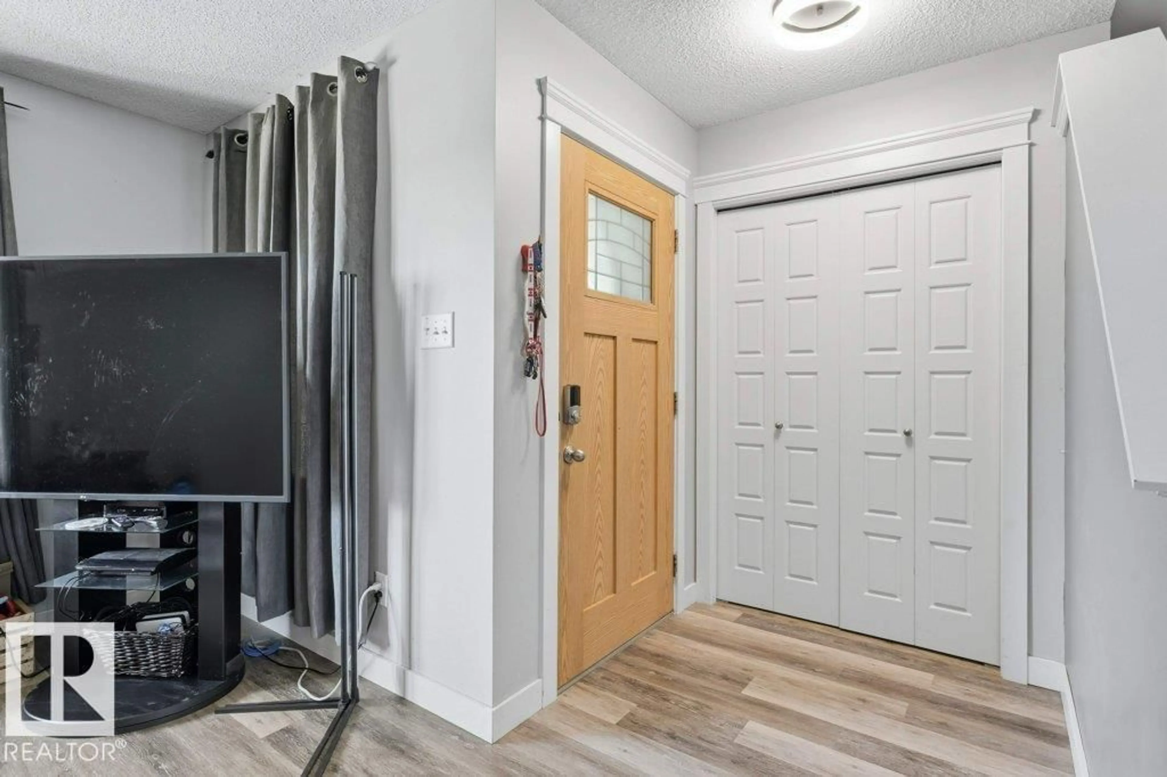 Indoor entryway for 79 TONEWOOD BV, Spruce Grove Alberta T7X0W4