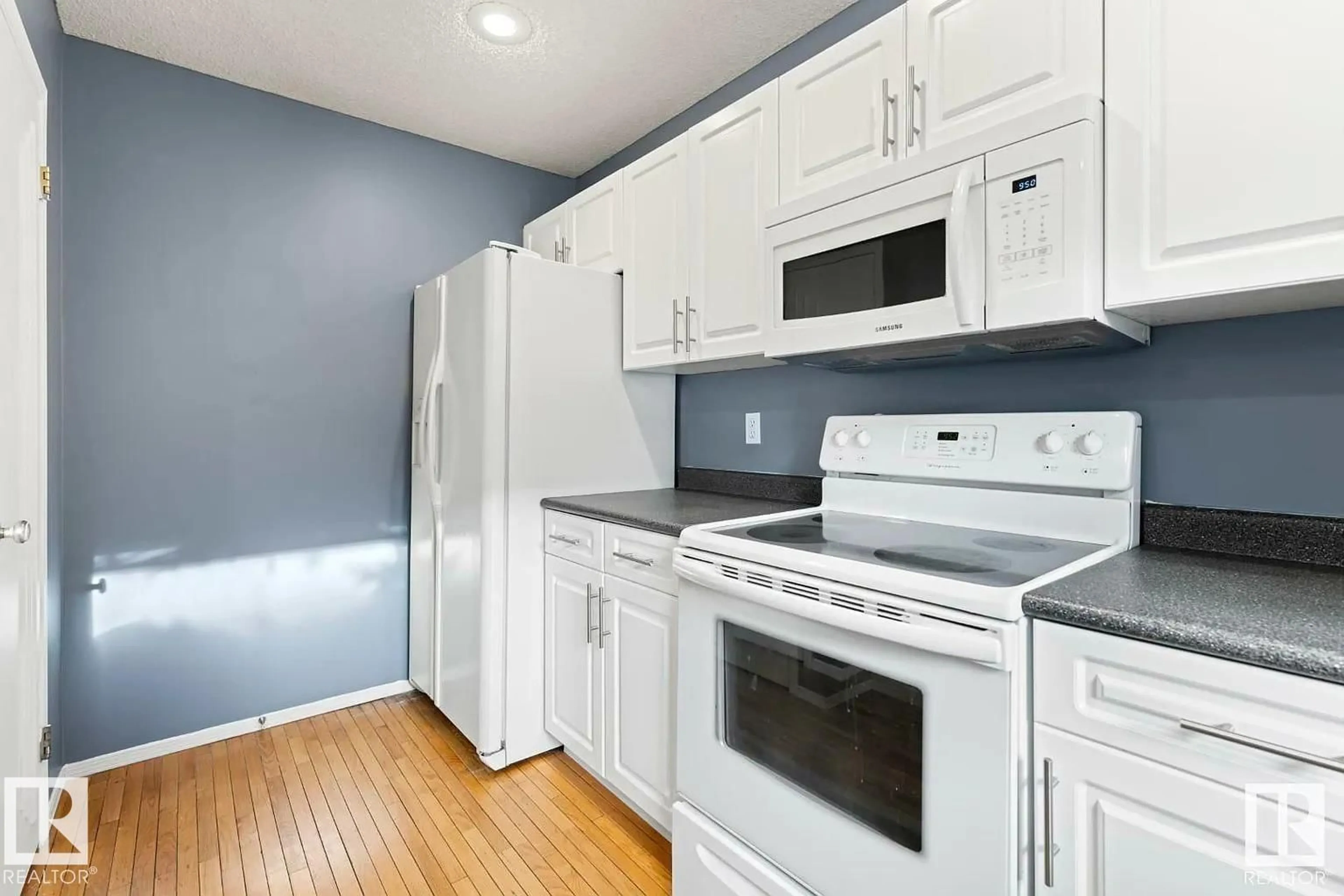 Standard kitchen, unknown for 1638 JAMHA RD, Edmonton Alberta T6L6V7