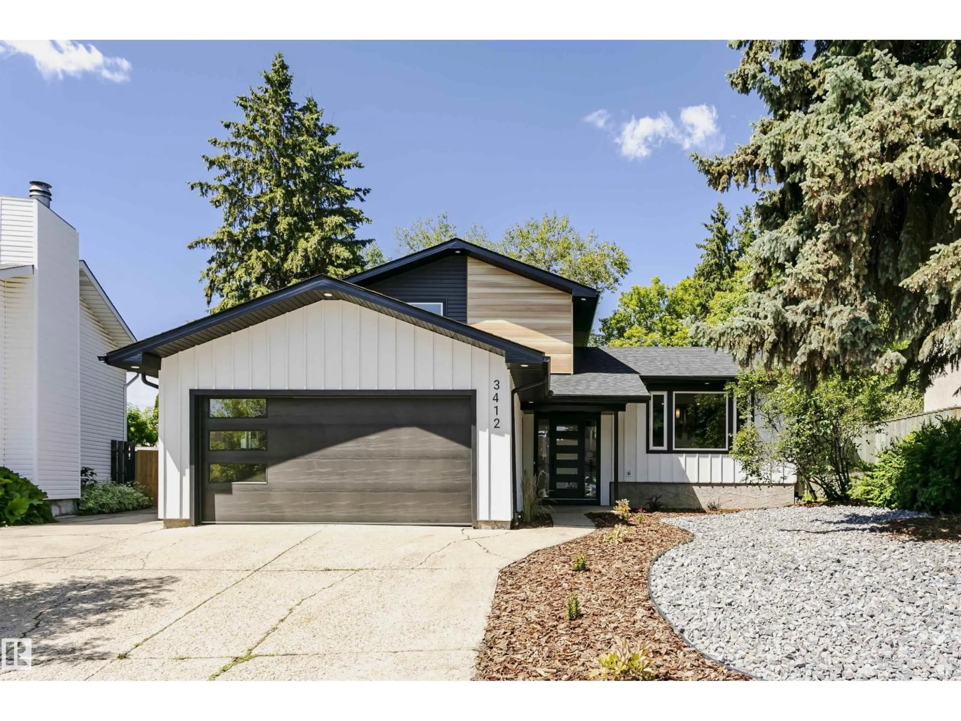 Home with vinyl exterior material, street for 3412 108 ST, Edmonton Alberta T6J2V4