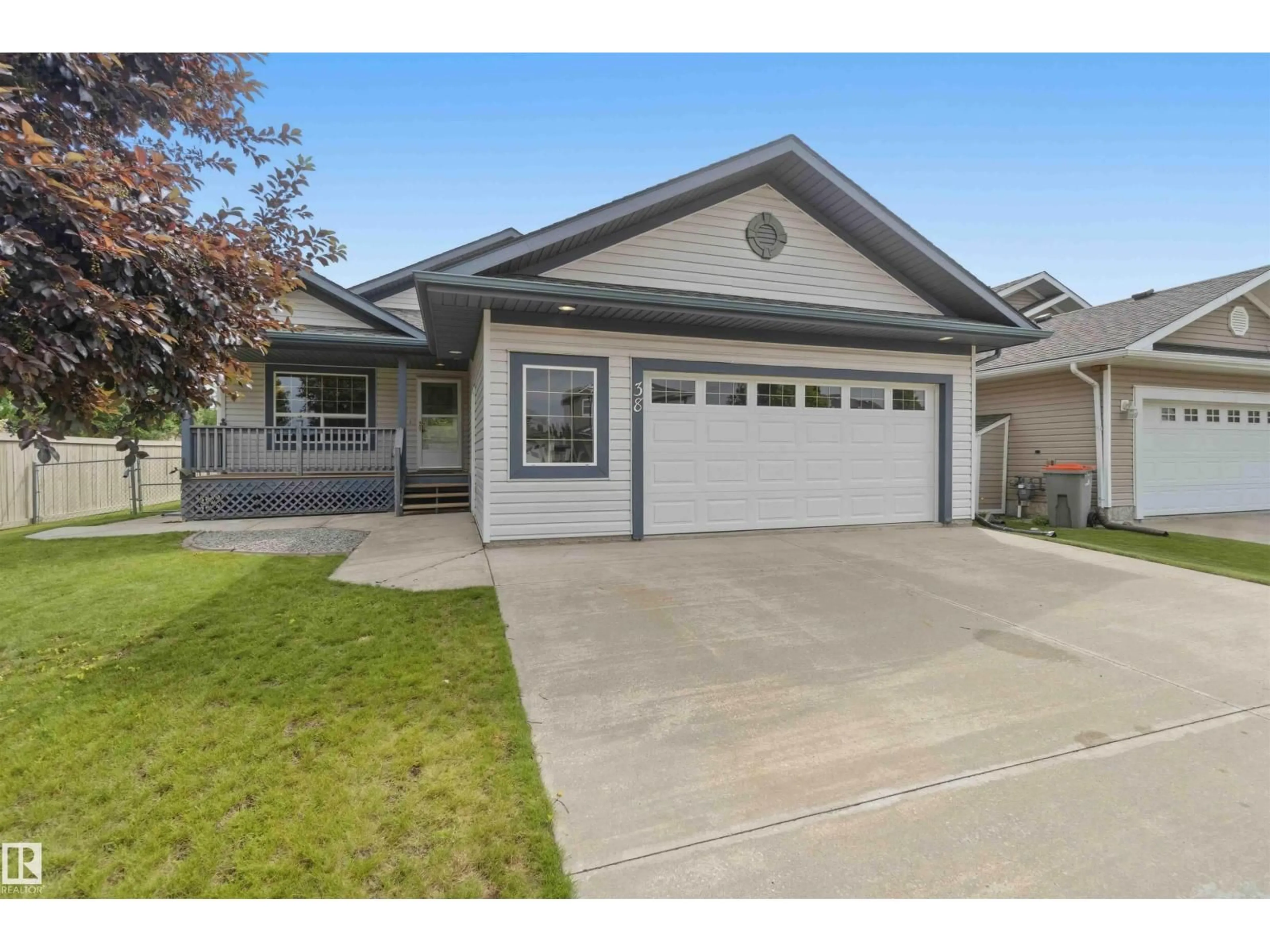 Home with vinyl exterior material, street for 38 WILLOW PARK RD, Stony Plain Alberta T7Z2X8