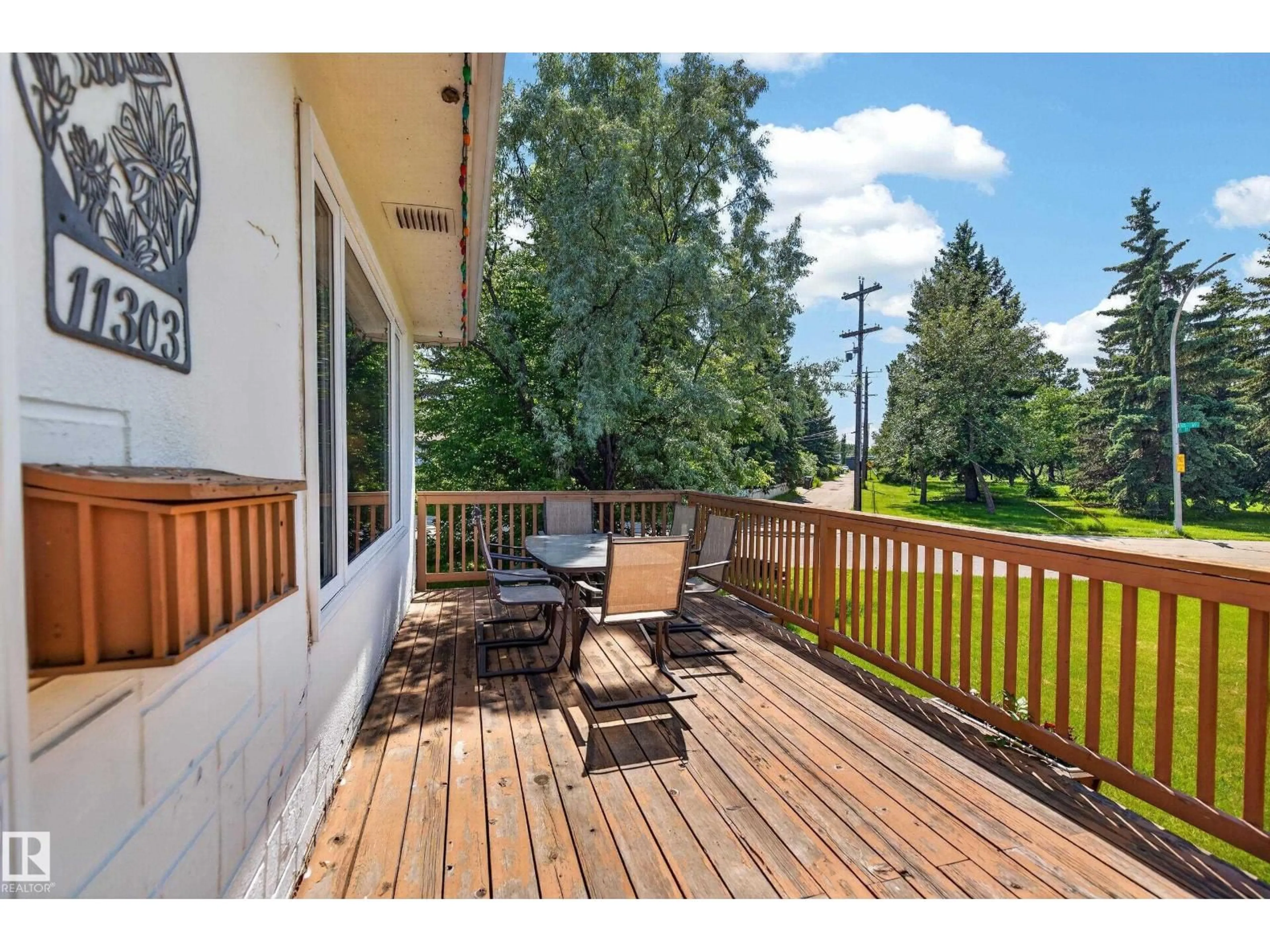 Patio, water/lake/river/ocean view for 11303 115 ST NW, Edmonton Alberta T5G2V5