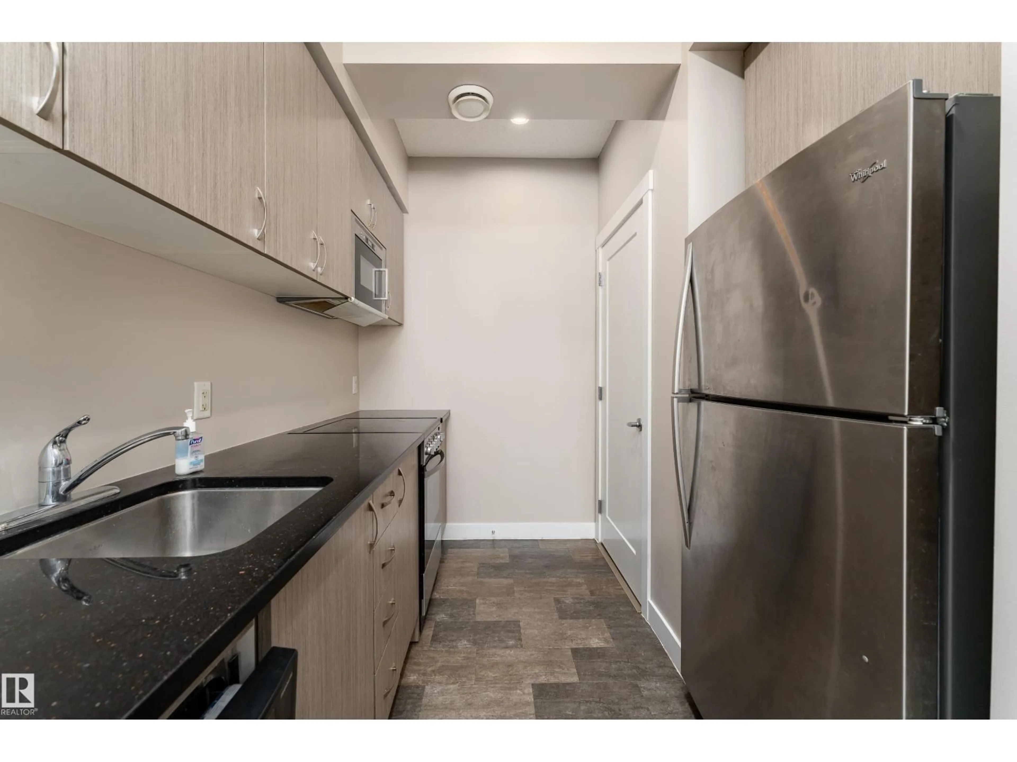 Standard kitchen, unknown for 458 ALLARD BV, Edmonton Alberta T6W3S7