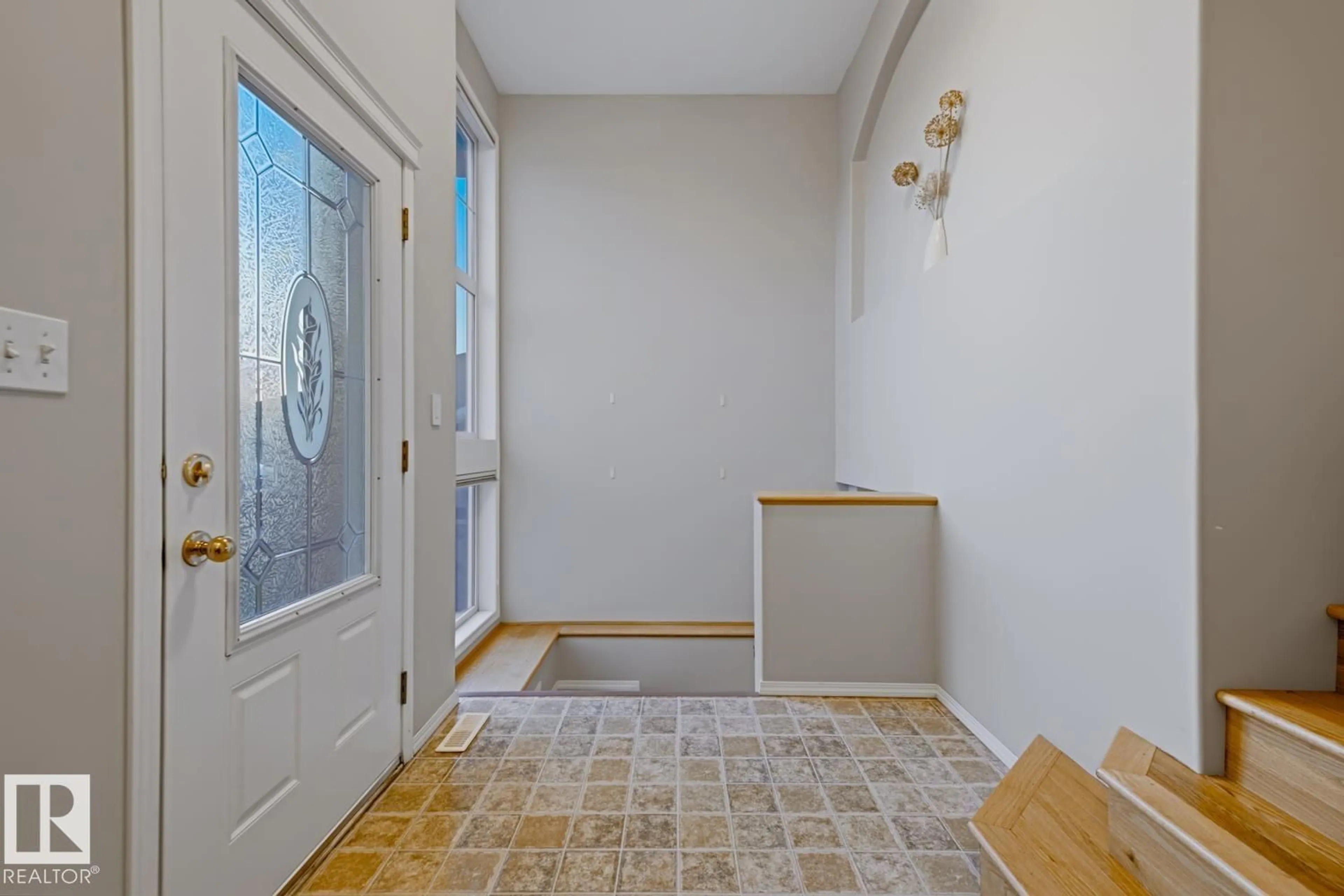 Indoor entryway for 119 CHELSEA WY, Sherwood Park Alberta T8H2K4